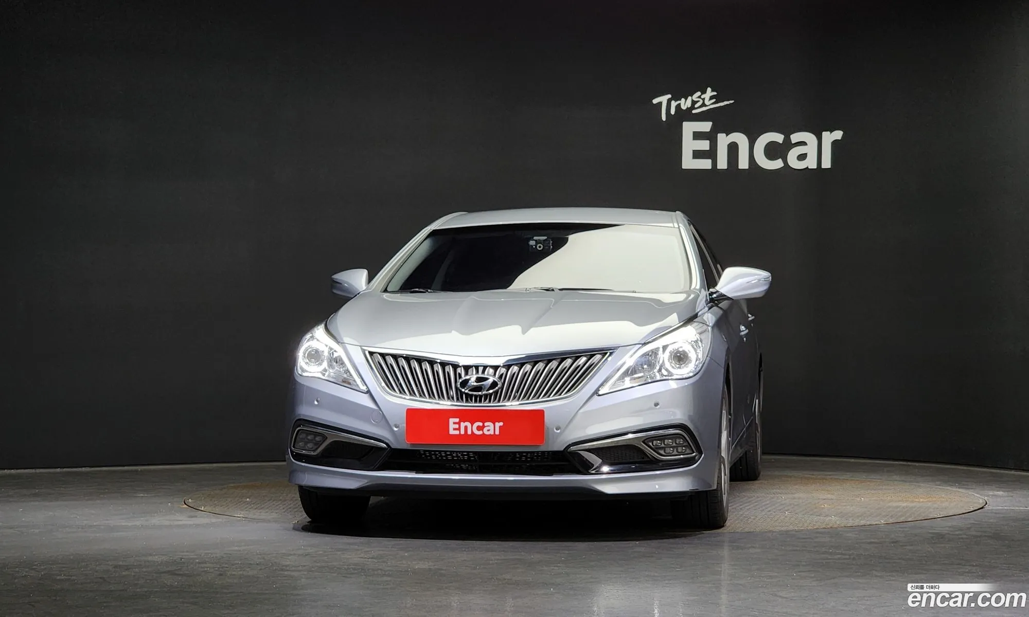 Hyundai Grandeur V Hg240 Modern 2015 - фотография 12935829