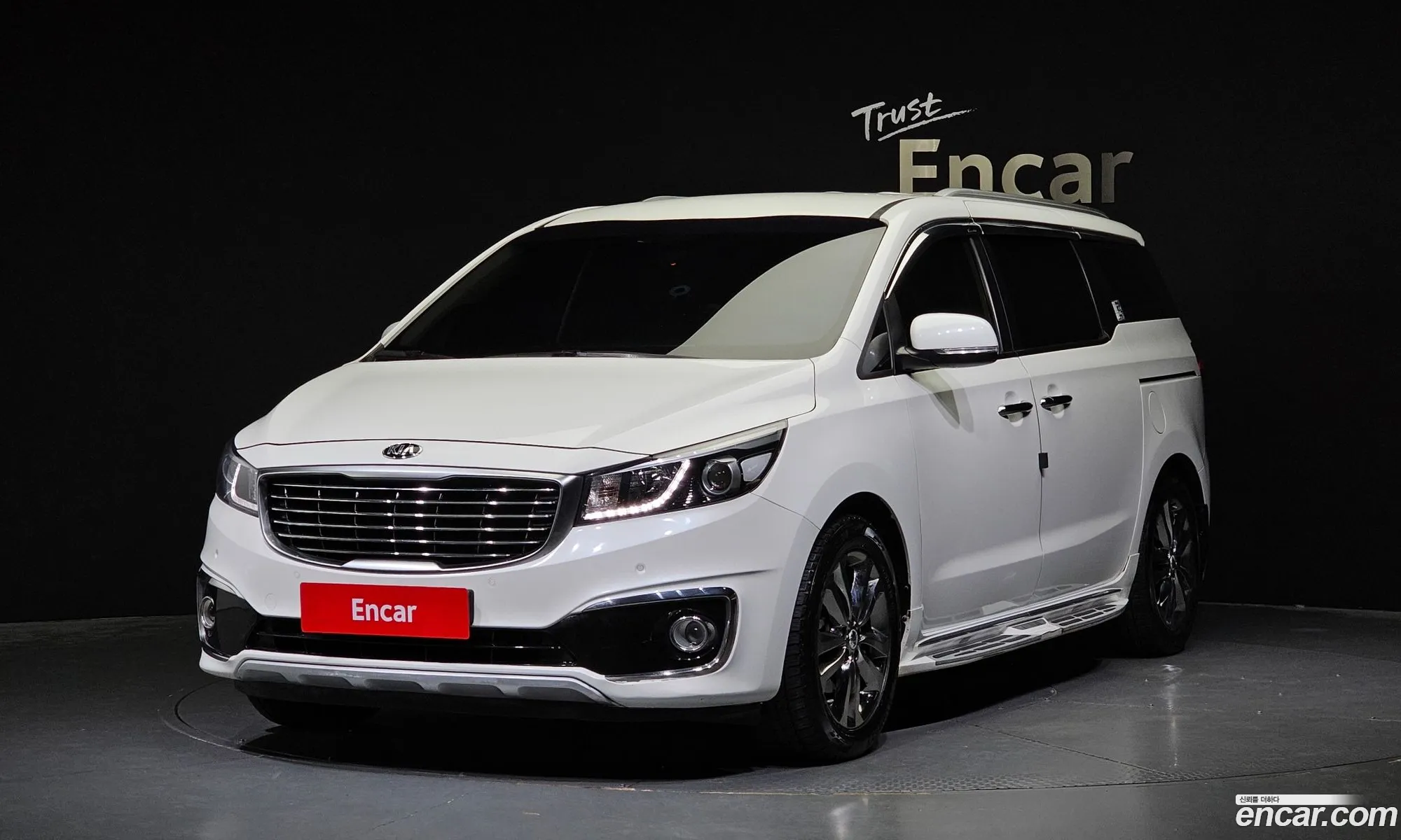 Kia Carnival 9-Seater Prestige 2016 - фотография 15628283