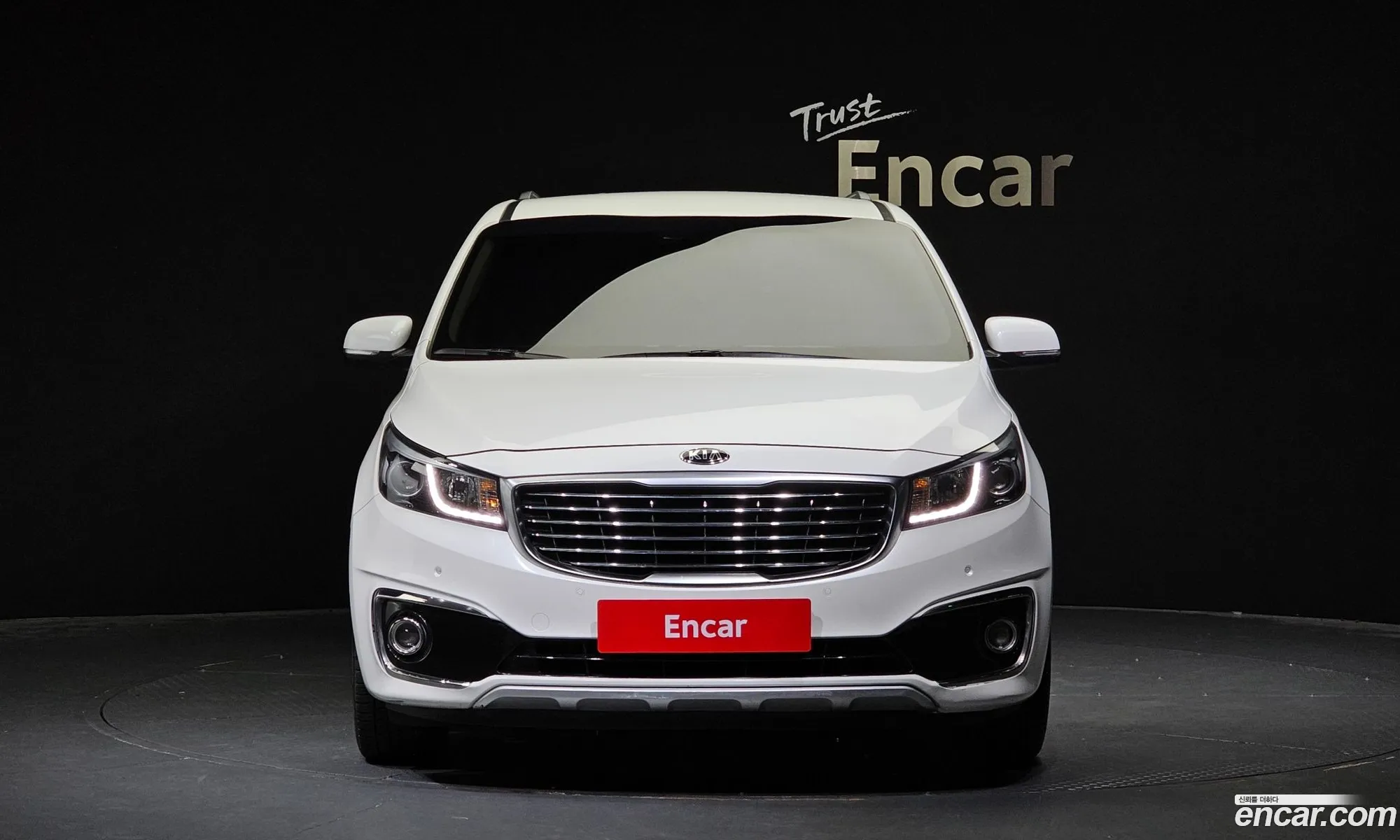Kia Carnival 9-Seater Prestige 2016 - фотография 15628286