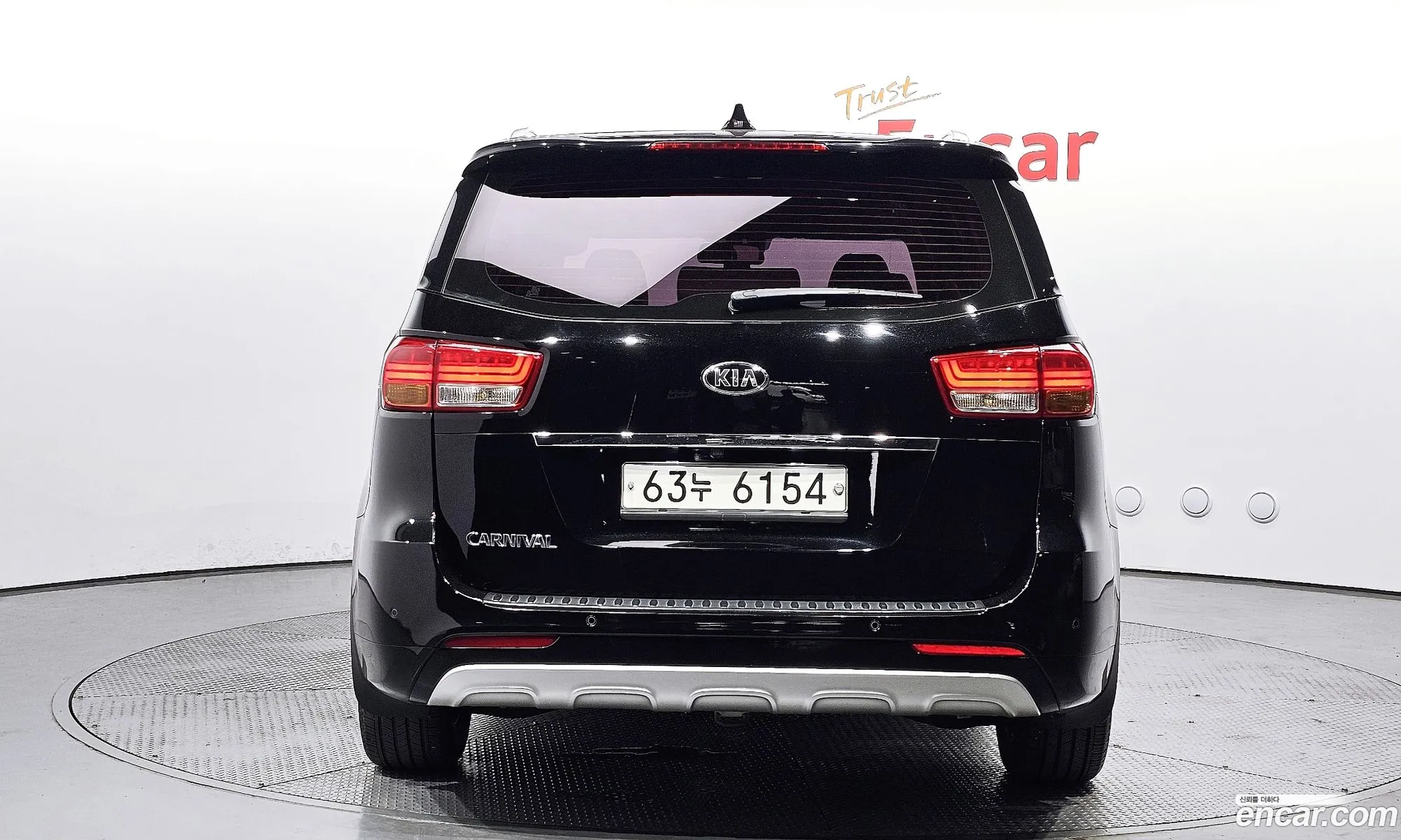 Kia Carnival 9-Seater Noblesse Special 2018 - фотография 19018492