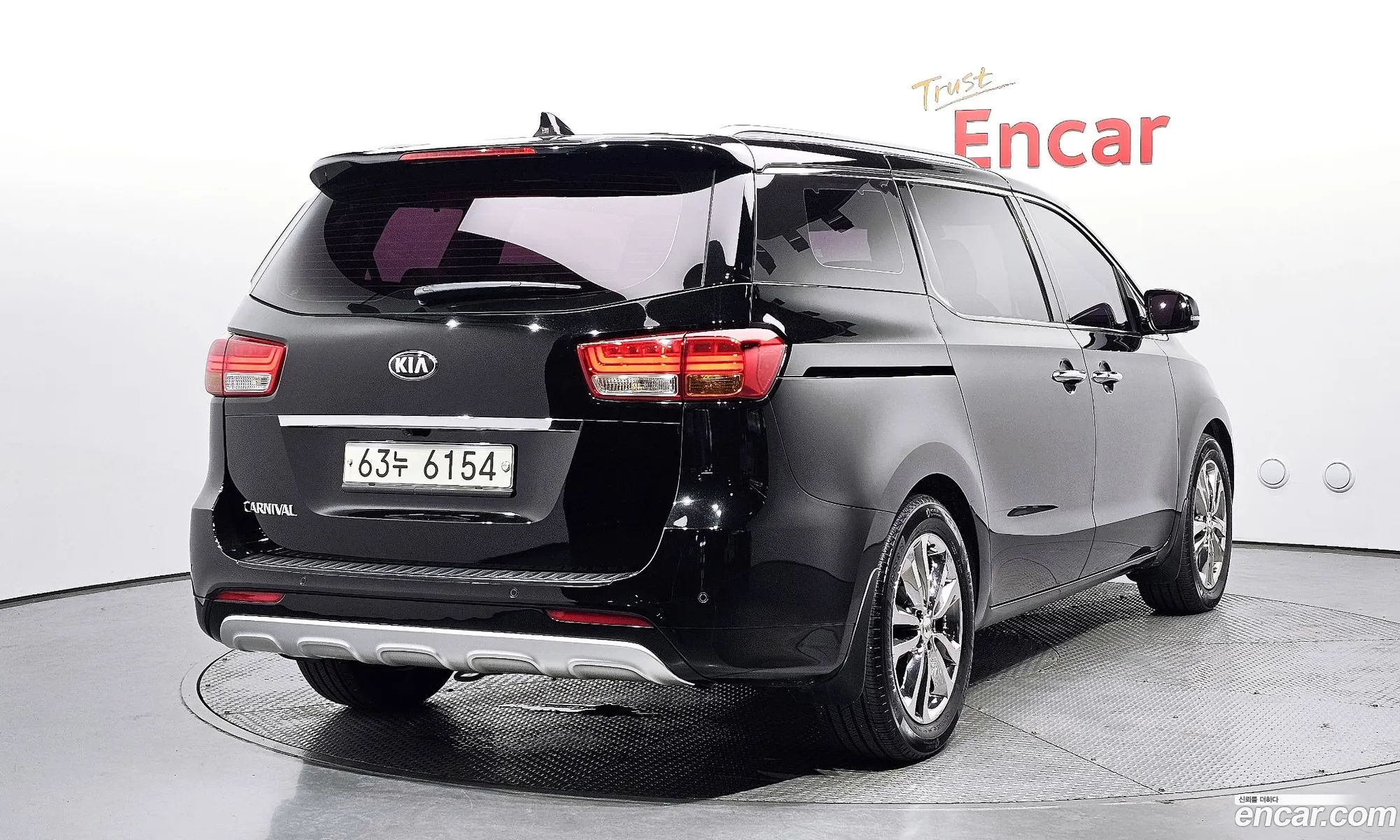 Kia Carnival 9-Seater Noblesse Special 2018 - фотография 19018493