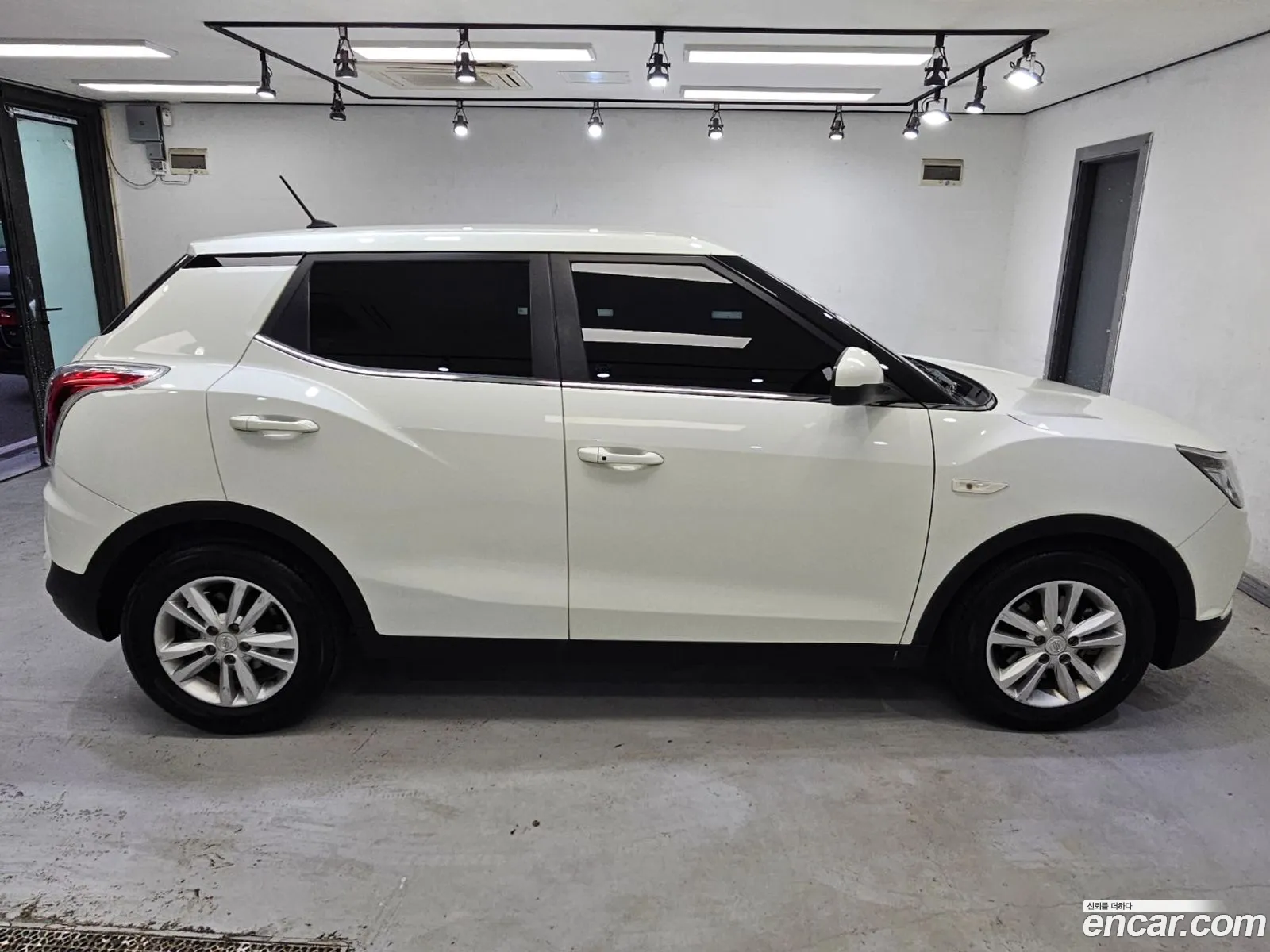 Ssangyong Tivoli Tivoli Diesel Tx 2Wd 2017 - фотография 17284135