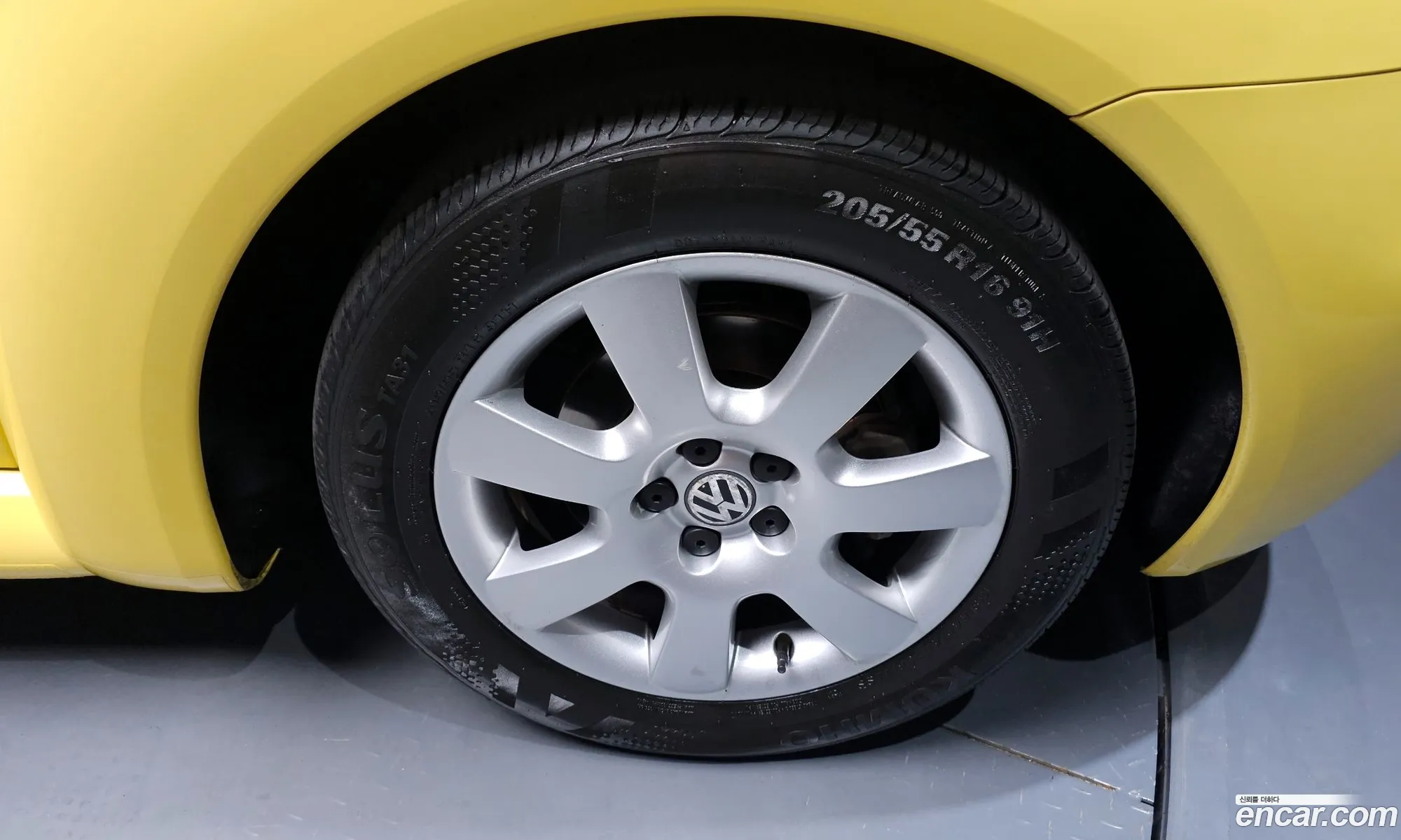 Volkswagen New Beetle Deluxe 20 9C - фотография 8077601