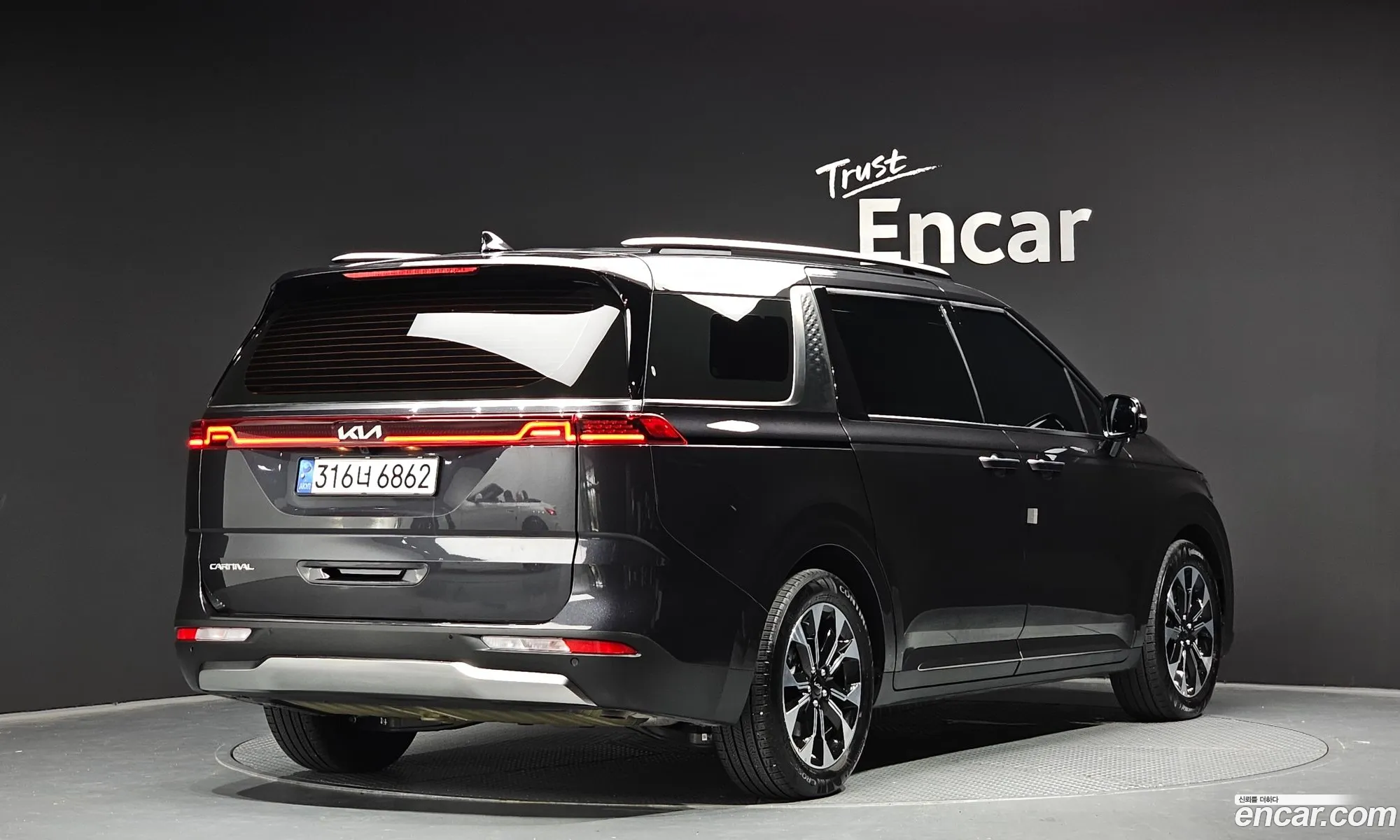 Kia Carnival 7-Seater Signature 2023 - фотография 14909972