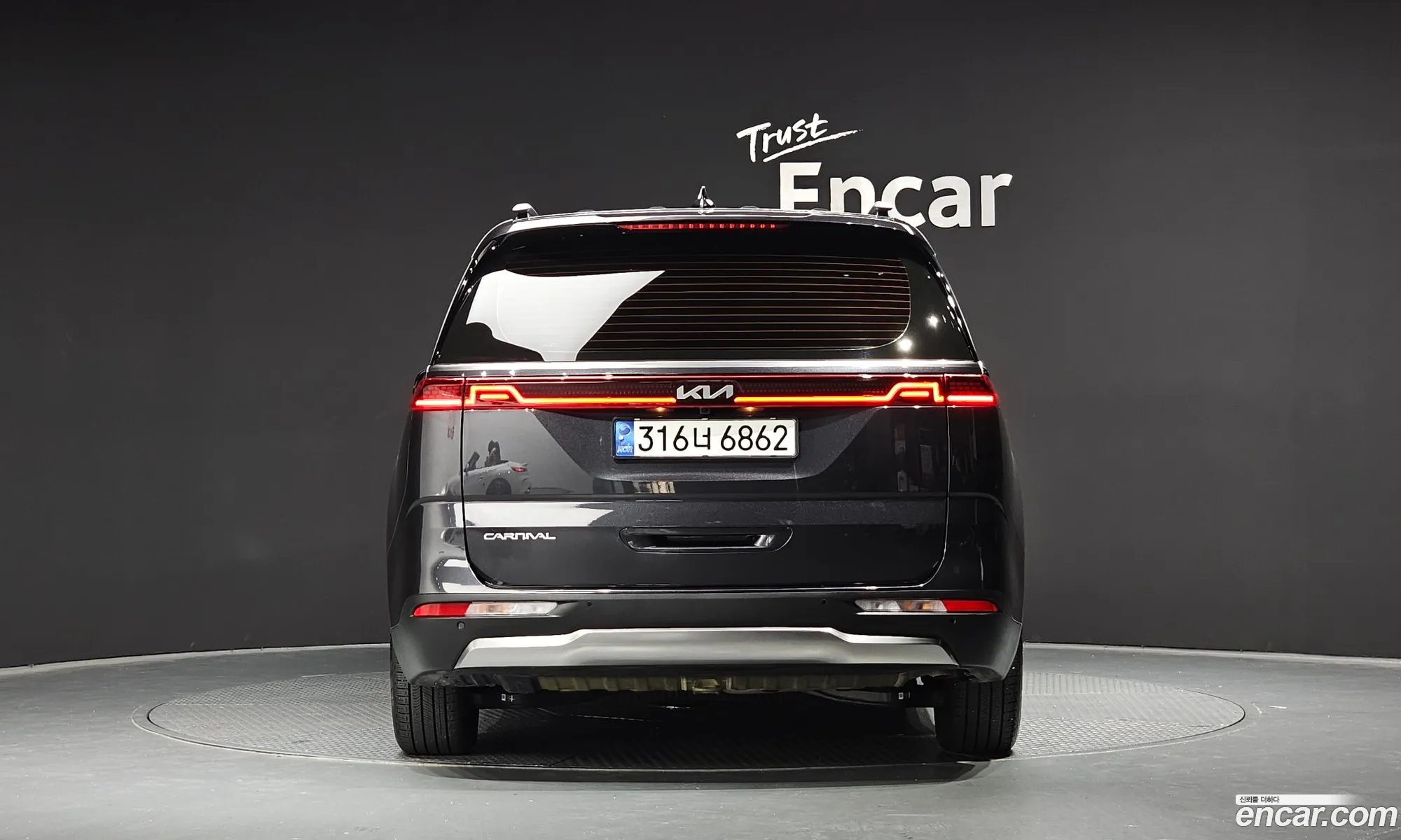 Kia Carnival 7-Seater Signature 2023 - фотография 14909976