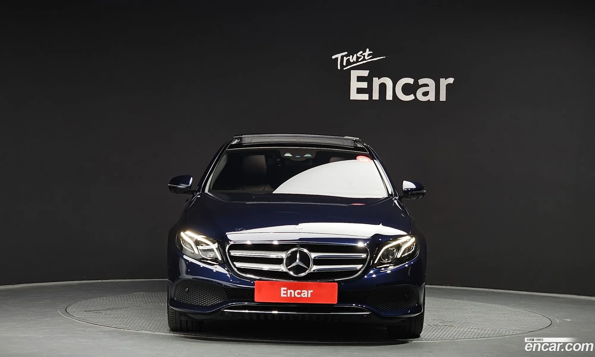 Mercedes-Benz E-Klasse E300 4Matic Avantgarde Intelligent Drive 2017 - фотография 12059628