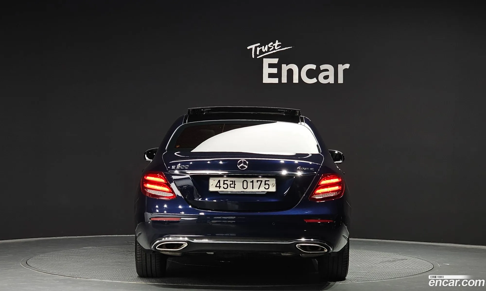 Mercedes-Benz E-Klasse E300 4Matic Avantgarde Intelligent Drive 2017 - фотография 12059629