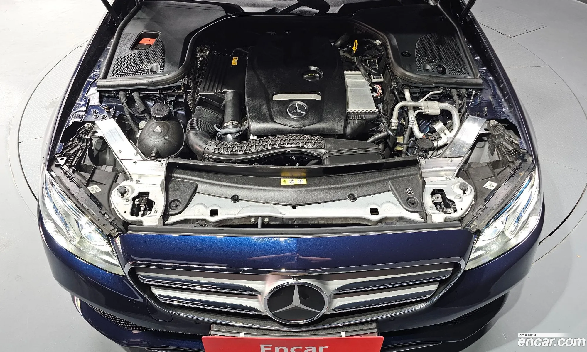Mercedes-Benz E-Klasse E300 4Matic Avantgarde Intelligent Drive 2017 - фотография 12059631