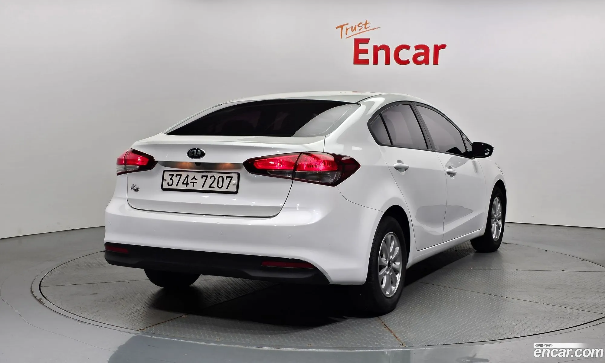 Kia K3 I Deluxe 2017 - фотография 18018517