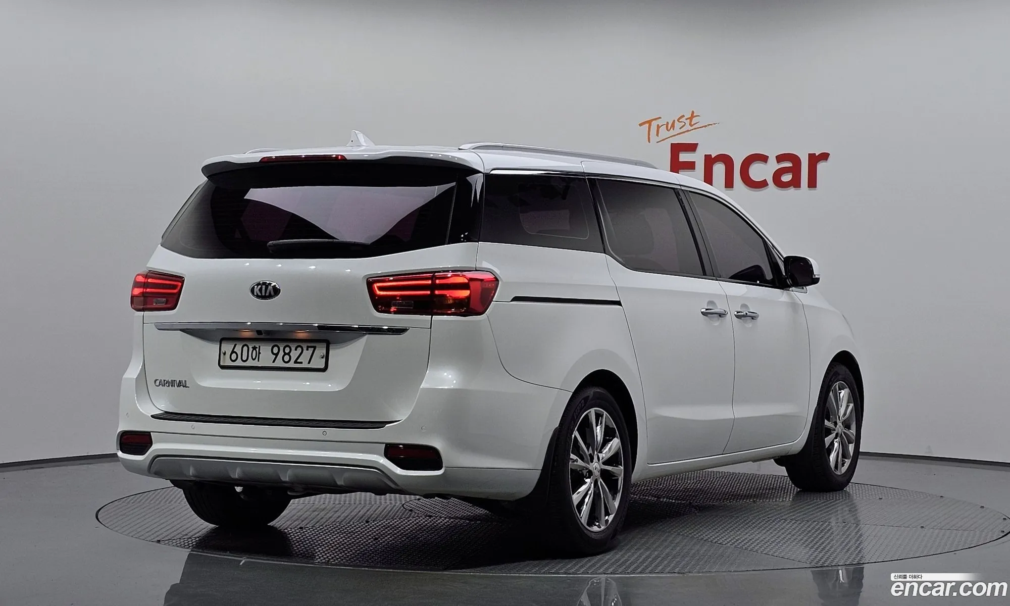 Kia The New Carnival 9-Seater Noblesse - фотография 17186522