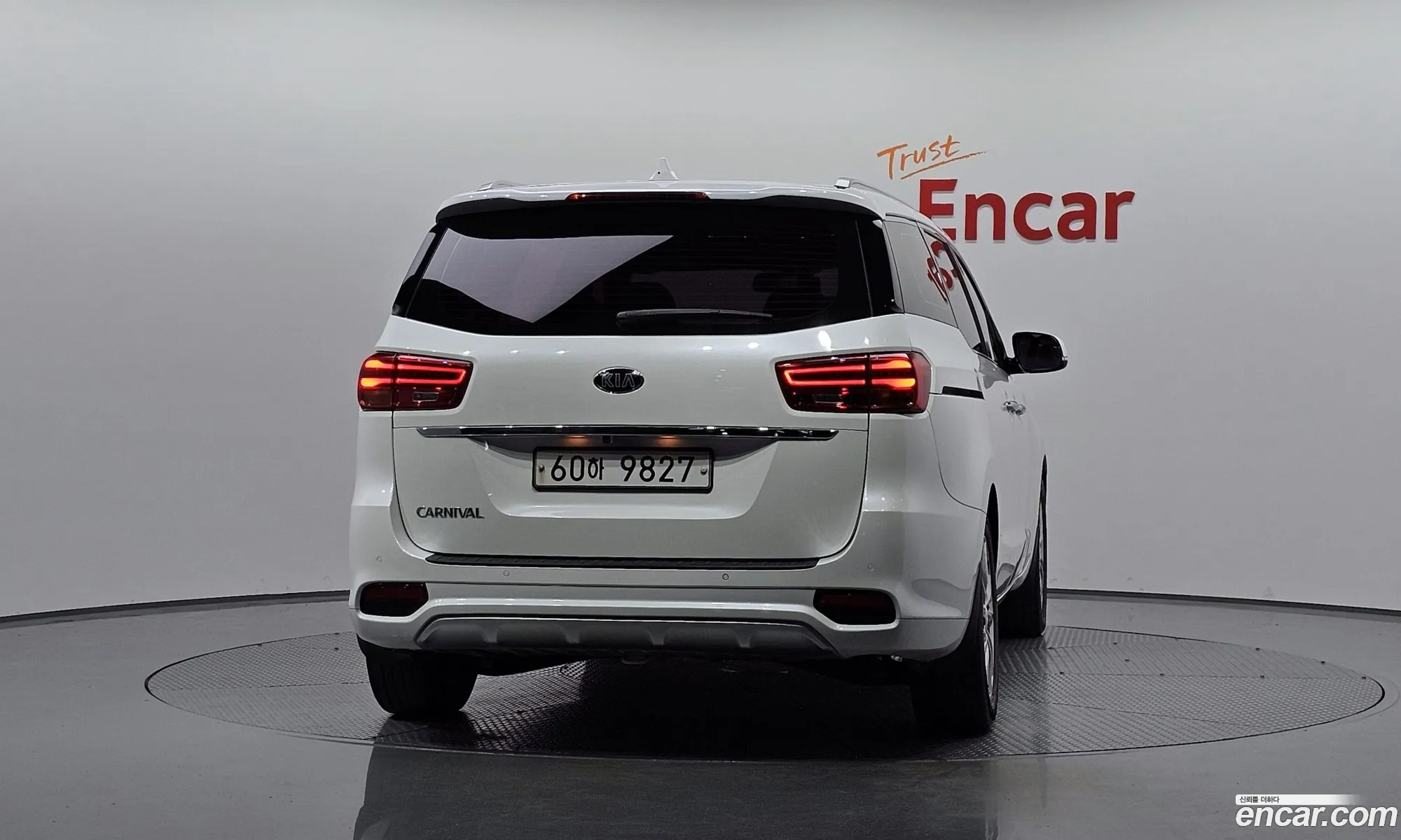 Kia The New Carnival 9-Seater Noblesse - фотография 17186526