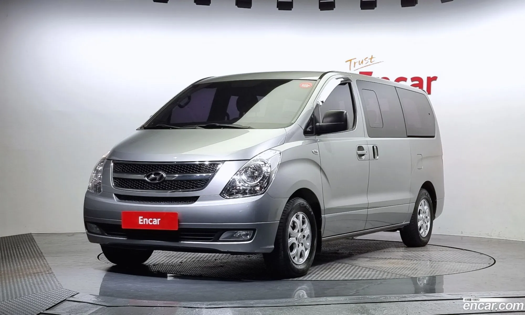 Hyundai Starex 11-Seater Wagon 2014 - фотография 13494859
