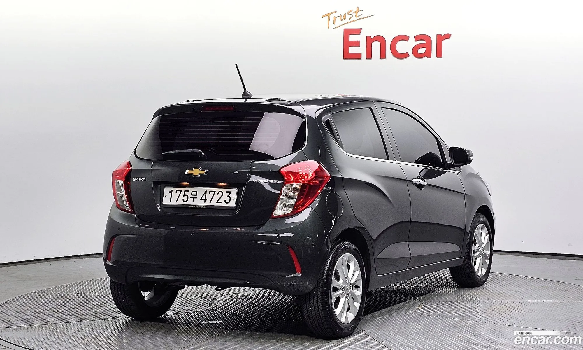 Chevrolet Spark Iii M300 Premier 2021 - фотография 6074091
