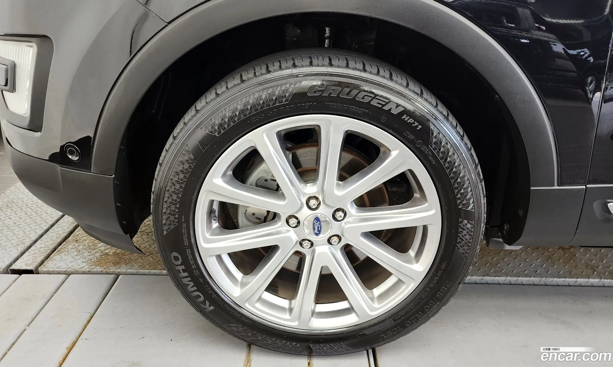 Ford Explorer 23 Limited 4Wd 2017 - фотография 15170014