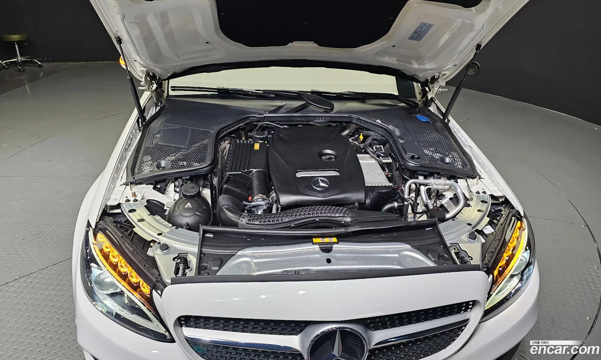 Mercedes C-Class W205 C200 Coupe - фотография 13979862