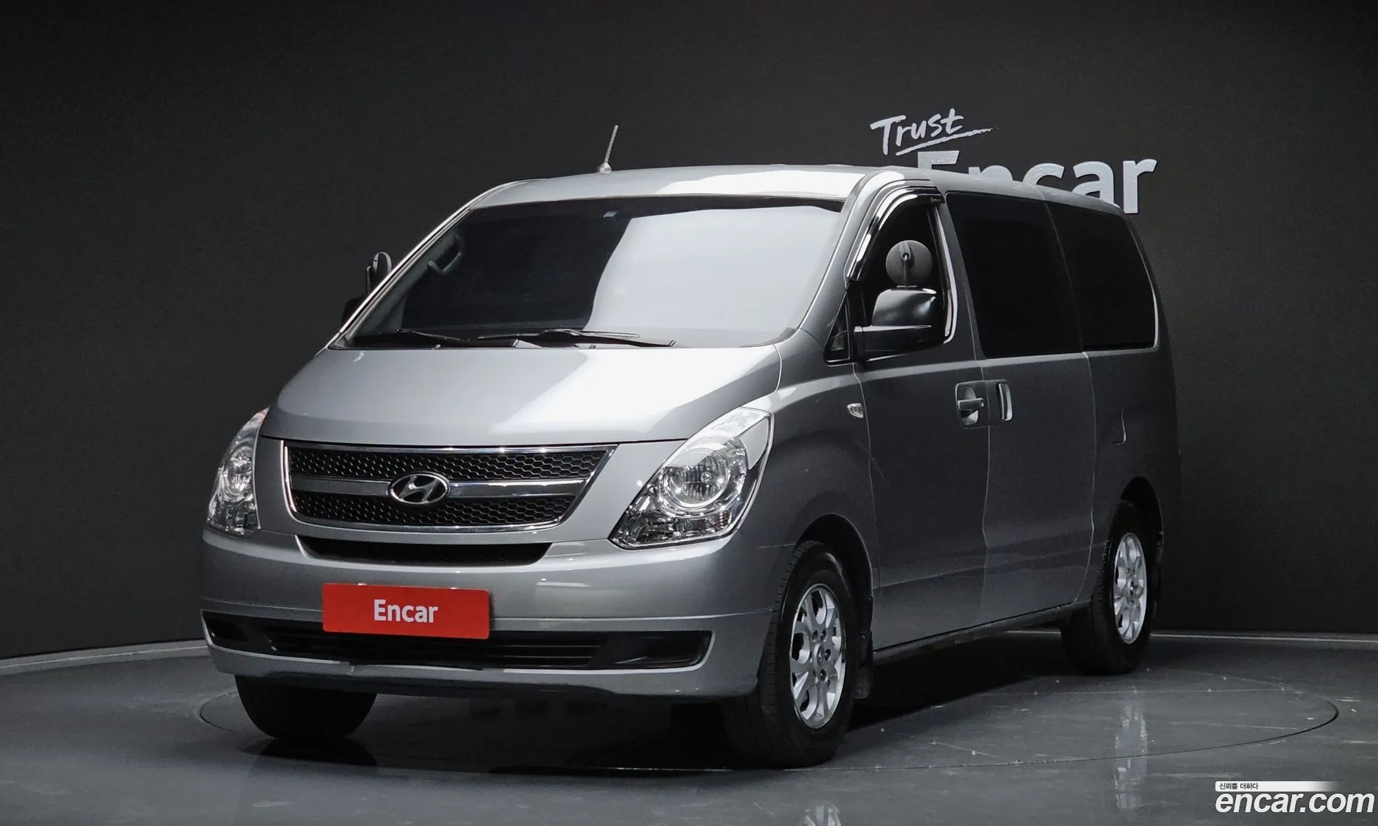 Hyundai Starex 3-Seater Van 2011 - фотография 12530582