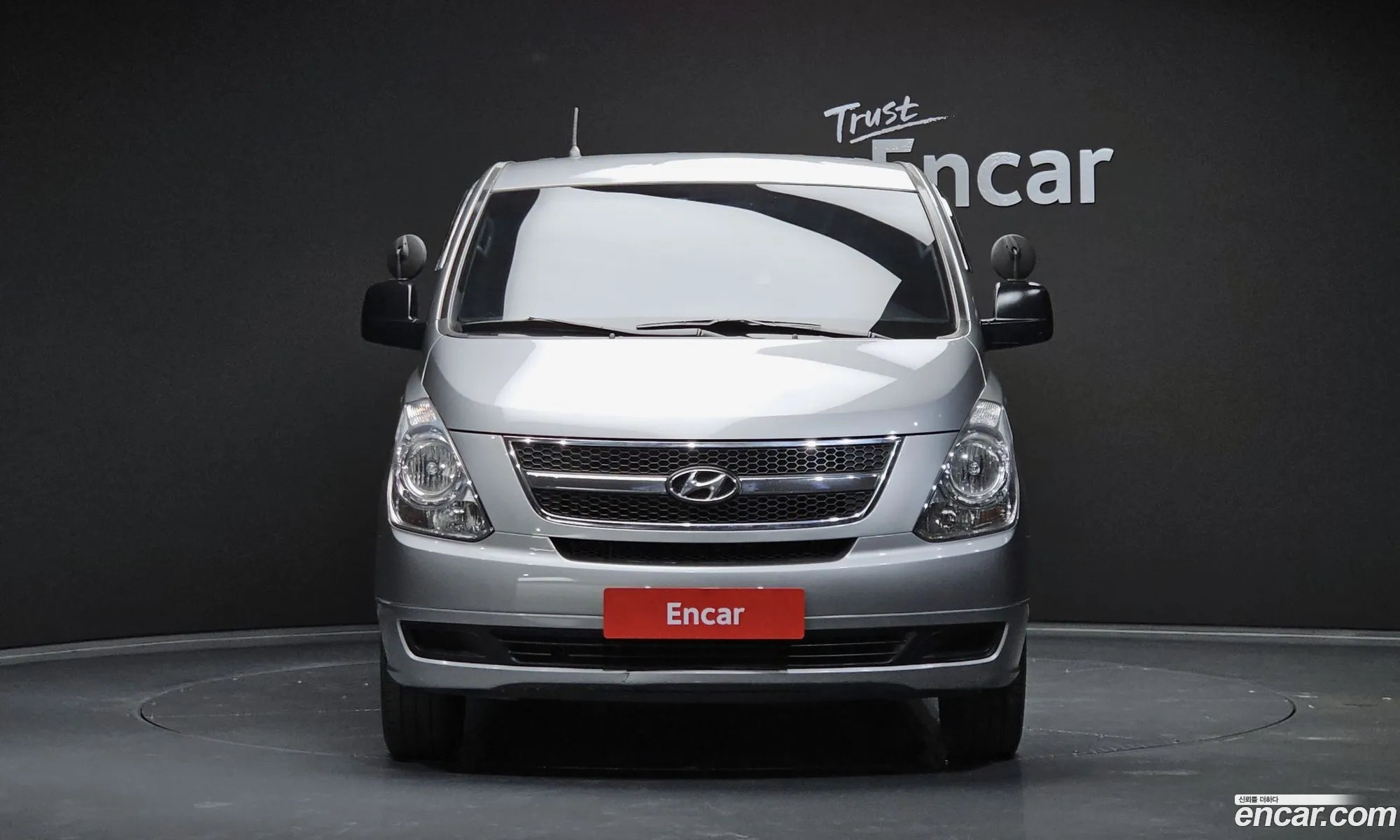 Hyundai Starex 3-Seater Van 2011 - фотография 12530584