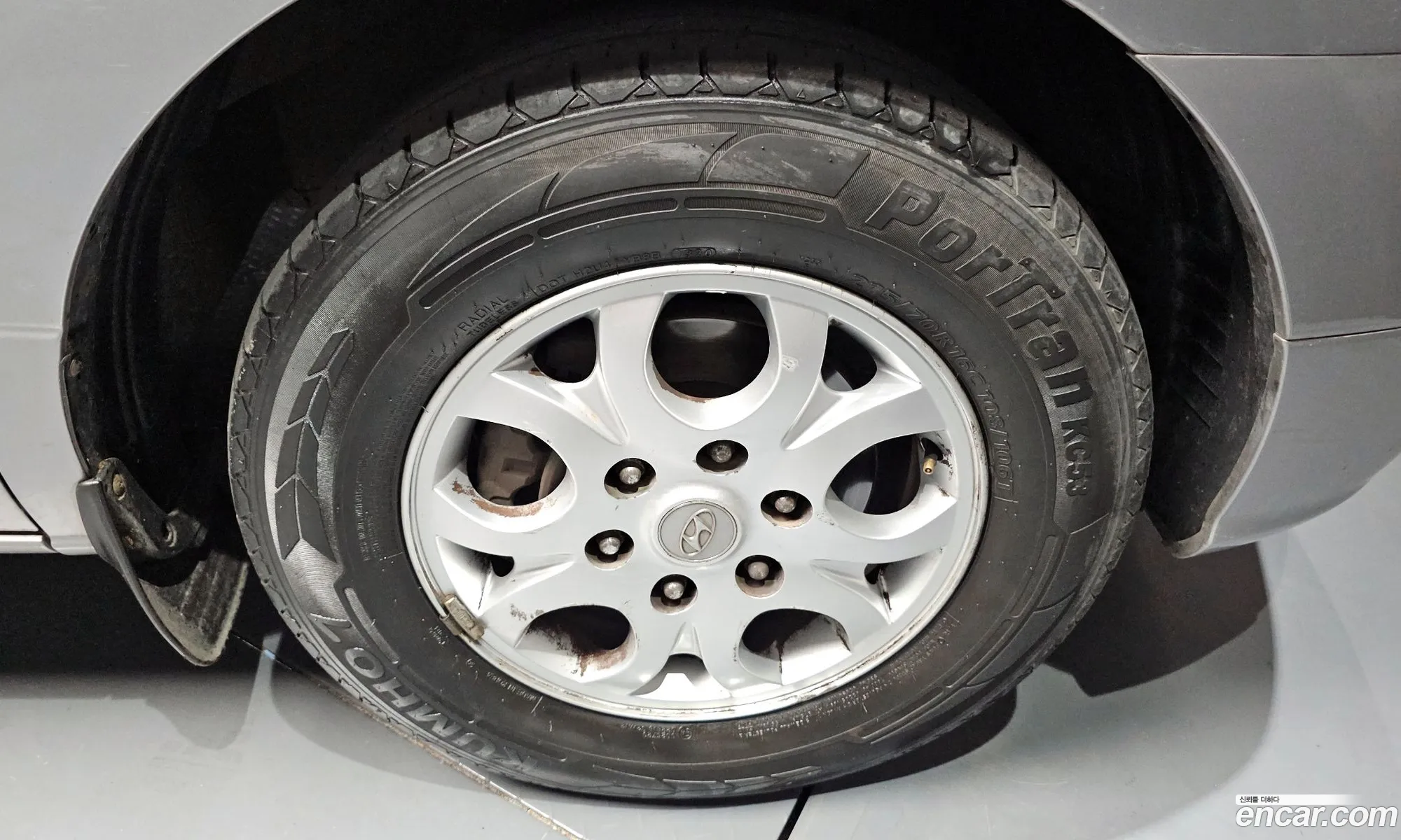 Hyundai Starex 3-Seater Van 2011 - фотография 12530586