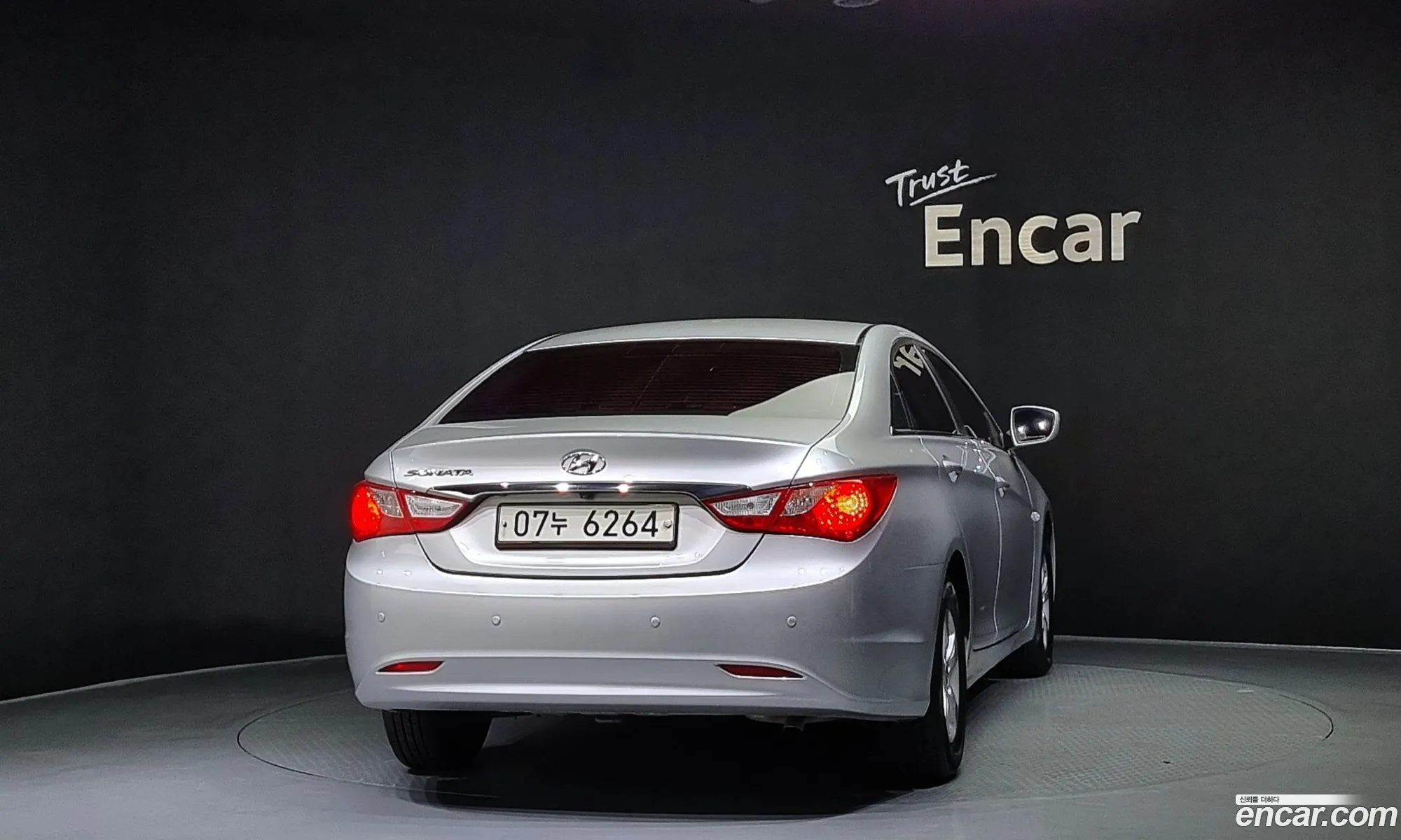 Hyundai Sonata Lpi Deluxe 2012 - фотография 11983154
