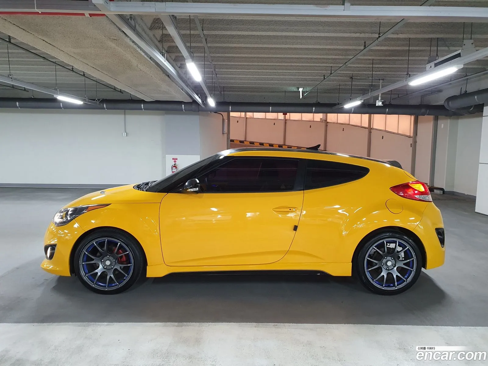 Hyundai Veloster Unique 2011 - фотография 18212329