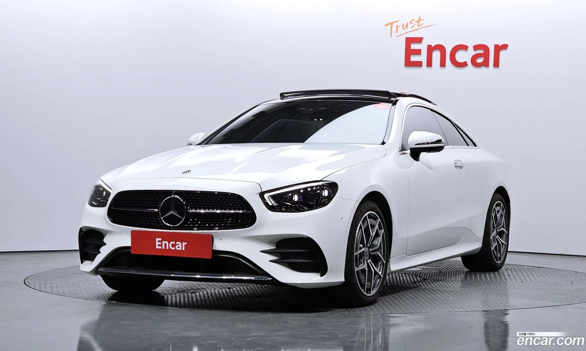 Mercedes-Benz E-Klasse E300D 4Matic Coupe 2023 - фотография 12454567