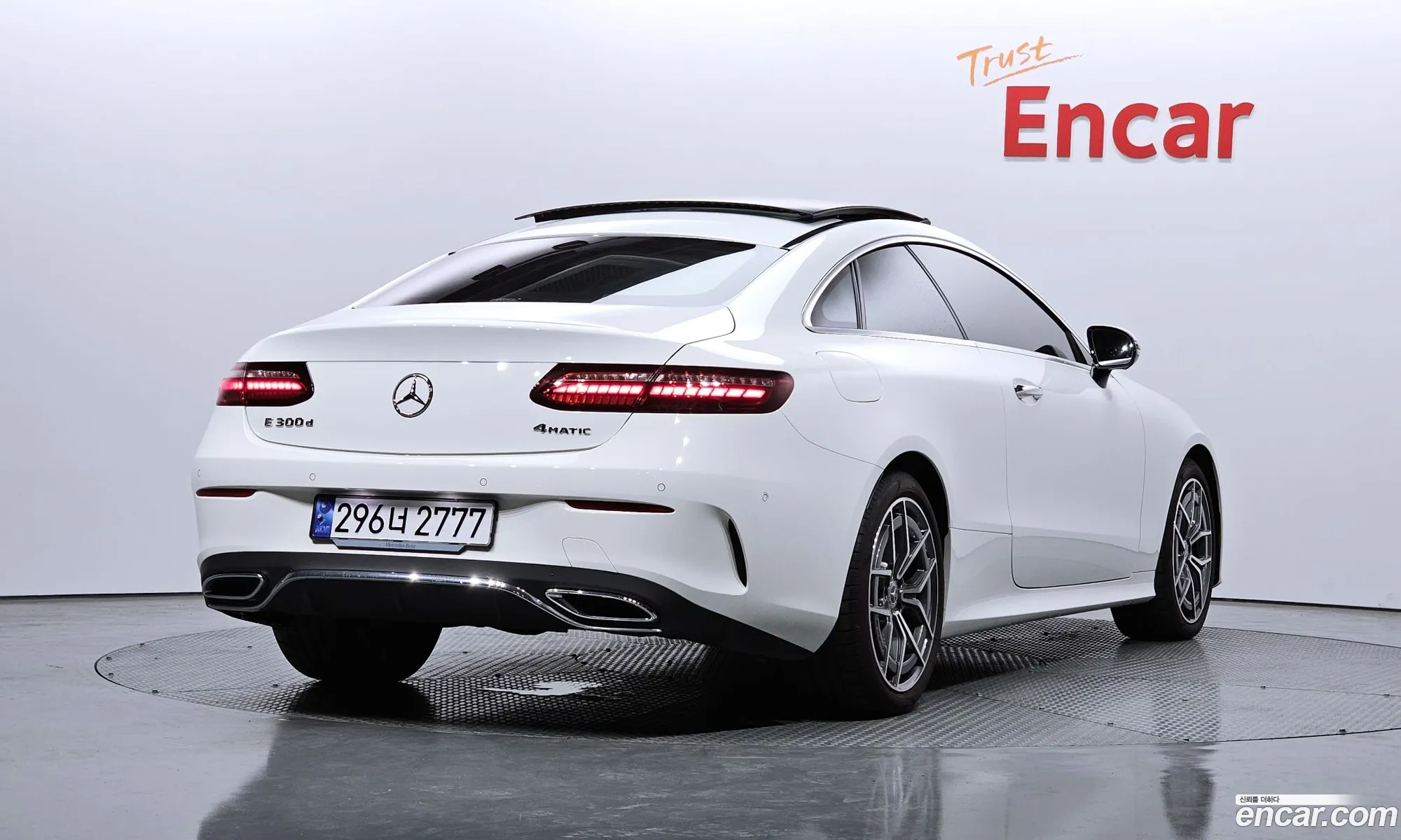 Mercedes-Benz E-Klasse E300D 4Matic Coupe 2023 - фотография 12454568