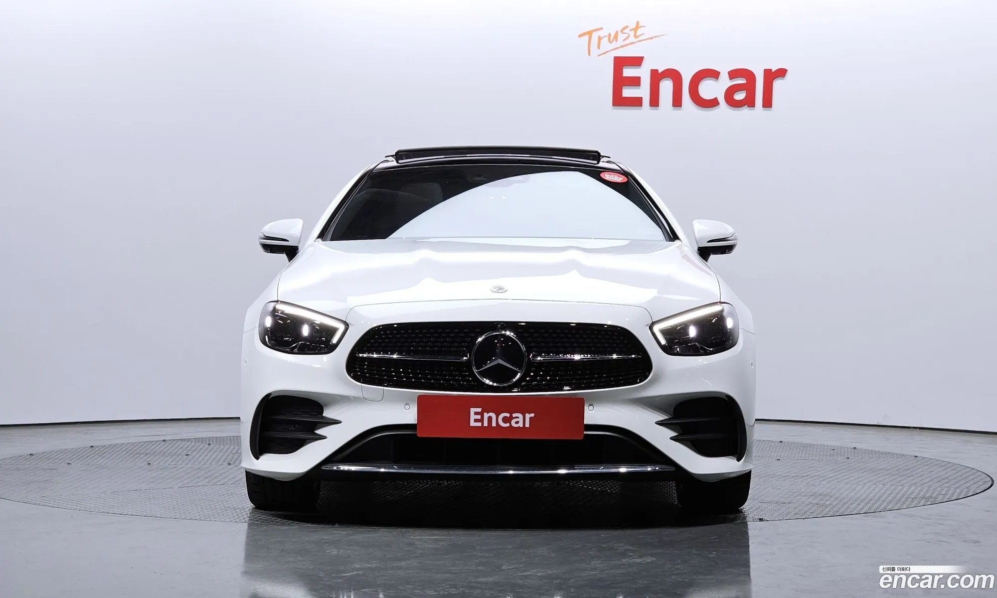Mercedes-Benz E-Klasse E300D 4Matic Coupe 2023 - фотография 12454569