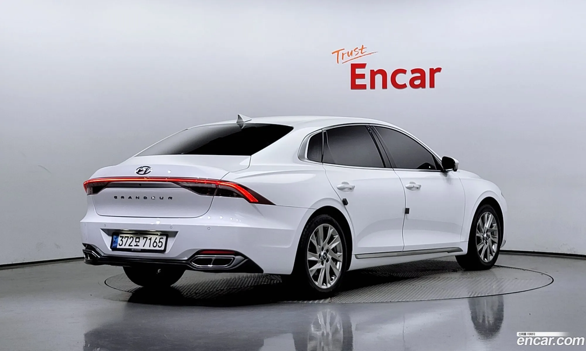 Hyundai Grandeur Vi Calligraphy 2022 - фотография 12210231