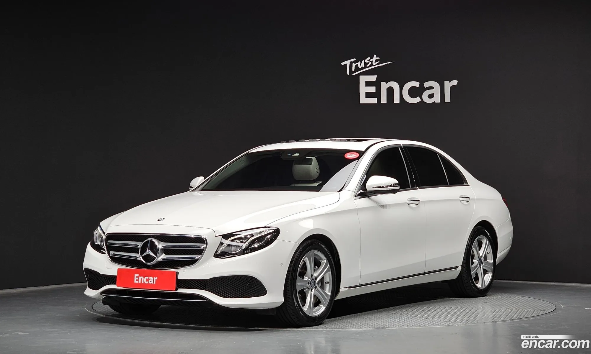 Benz E-Class W213 E220D Avantgarde - фотография 12319033