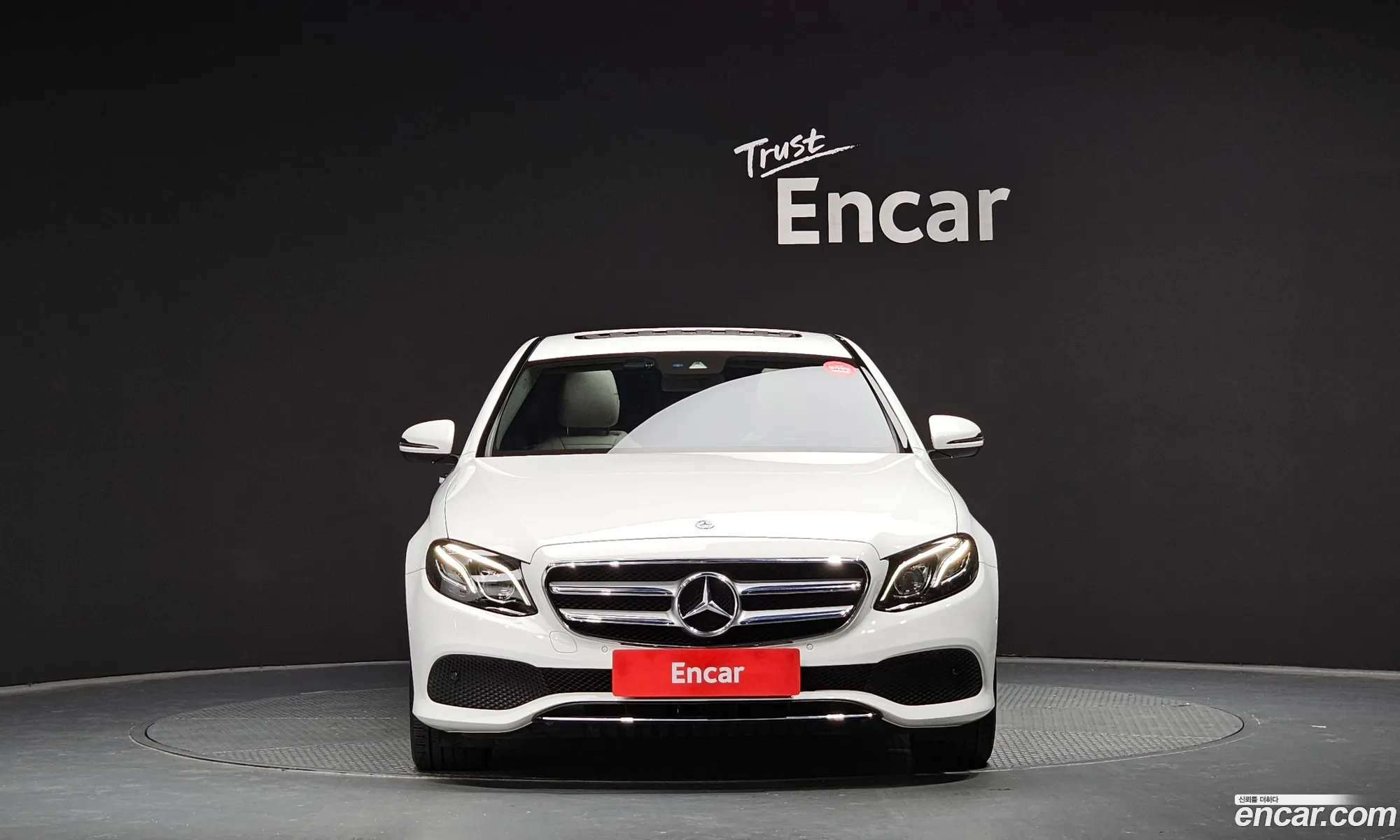 Benz E-Class W213 E220D Avantgarde - фотография 12319035