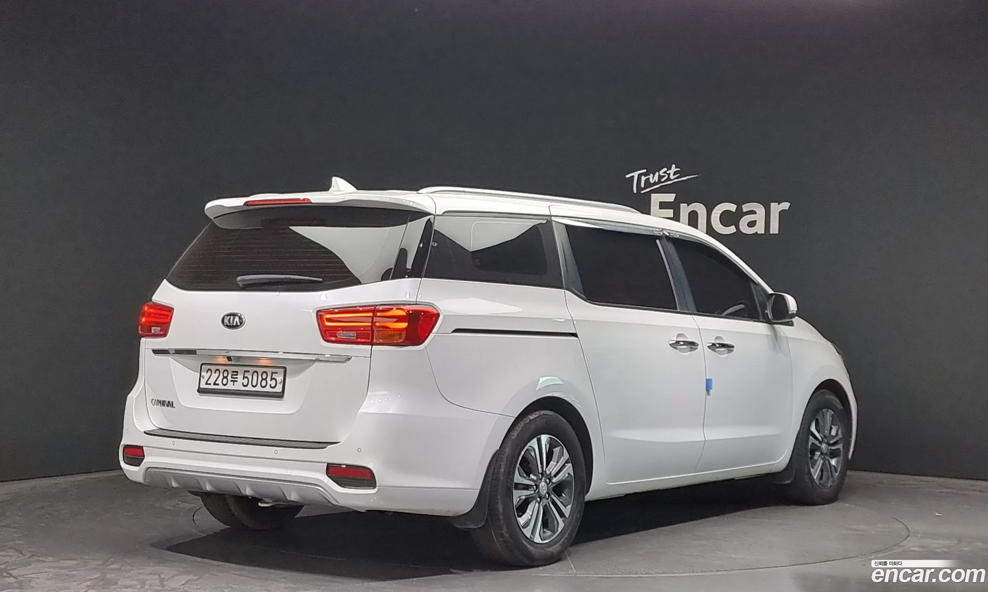 Kia Carnival Iii 9-Seater Luxury 2019 - фотография 12551831