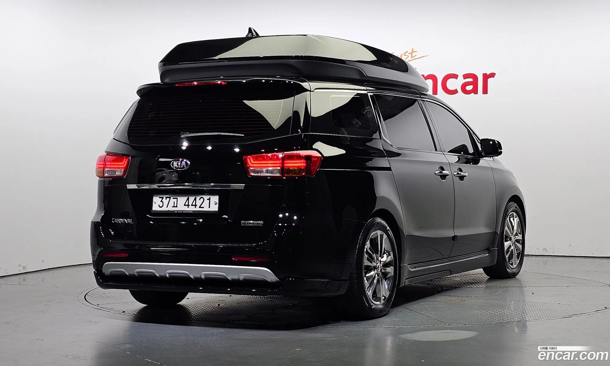 Kia Carnival Gasoline 9-Seater High Limousine 2018 - фотография 11878908