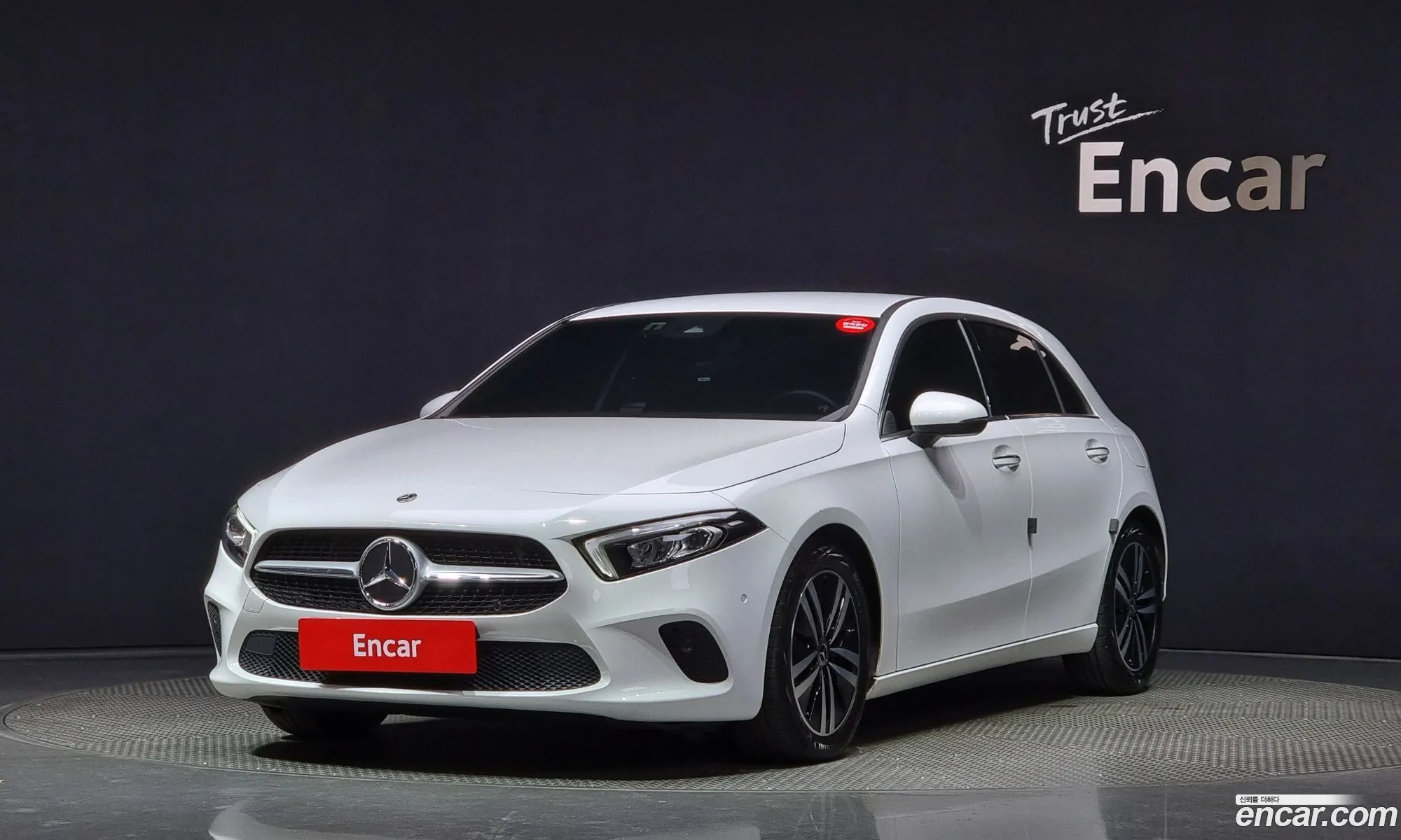 Mercedes-Benz A-Klasse A220 Hatchback 2022 - фотография 12692115