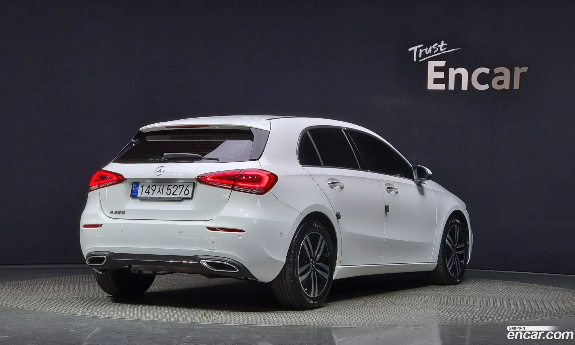 Mercedes-Benz A-Klasse A220 Hatchback 2022 - фотография 12692116