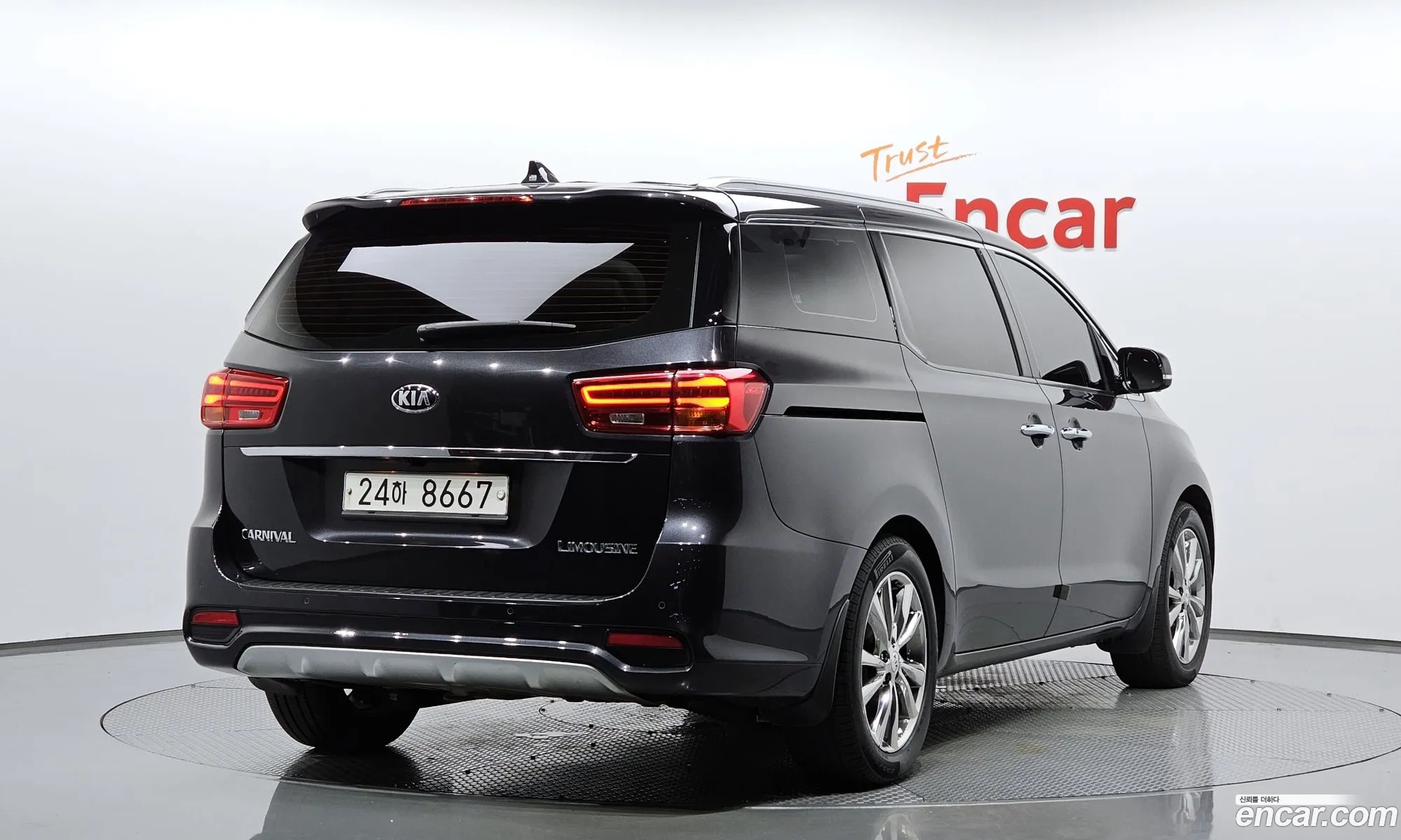 Kia The New Carnival Gasoline 7-Seater Limousine President - фотография 12522570