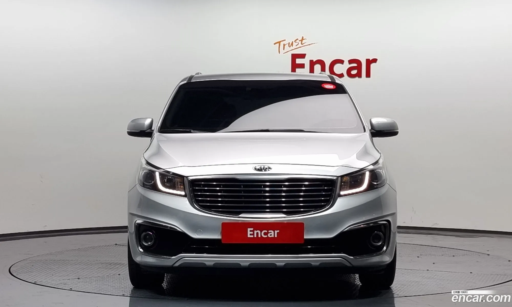 Kia Carnival 9-Seater Luxury 2015 - фотография 11408991