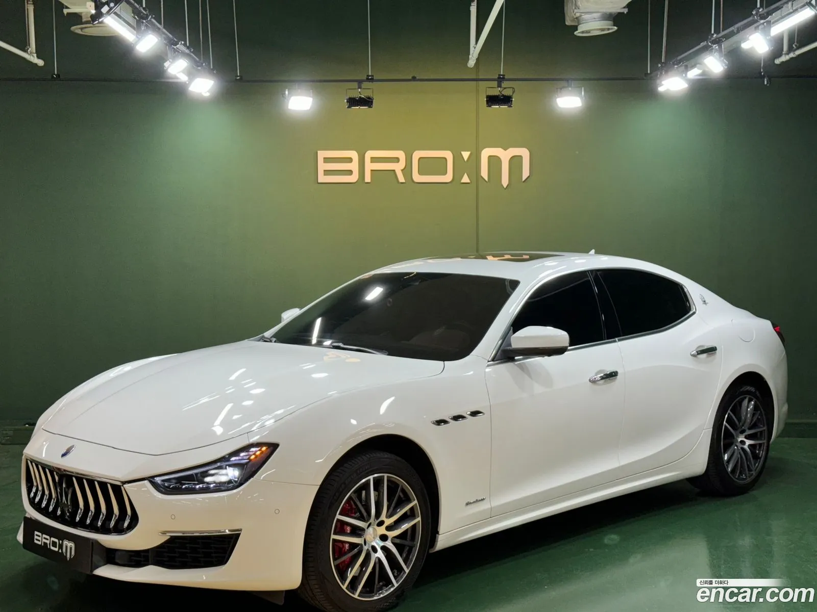 Maserati Ghibli 30S Q4 Granlusso 2020 - фотография 12595156