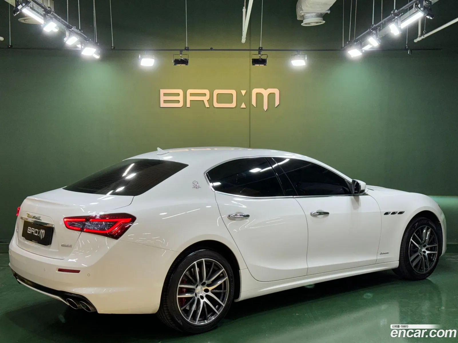 Maserati Ghibli 30S Q4 Granlusso 2020 - фотография 12595157