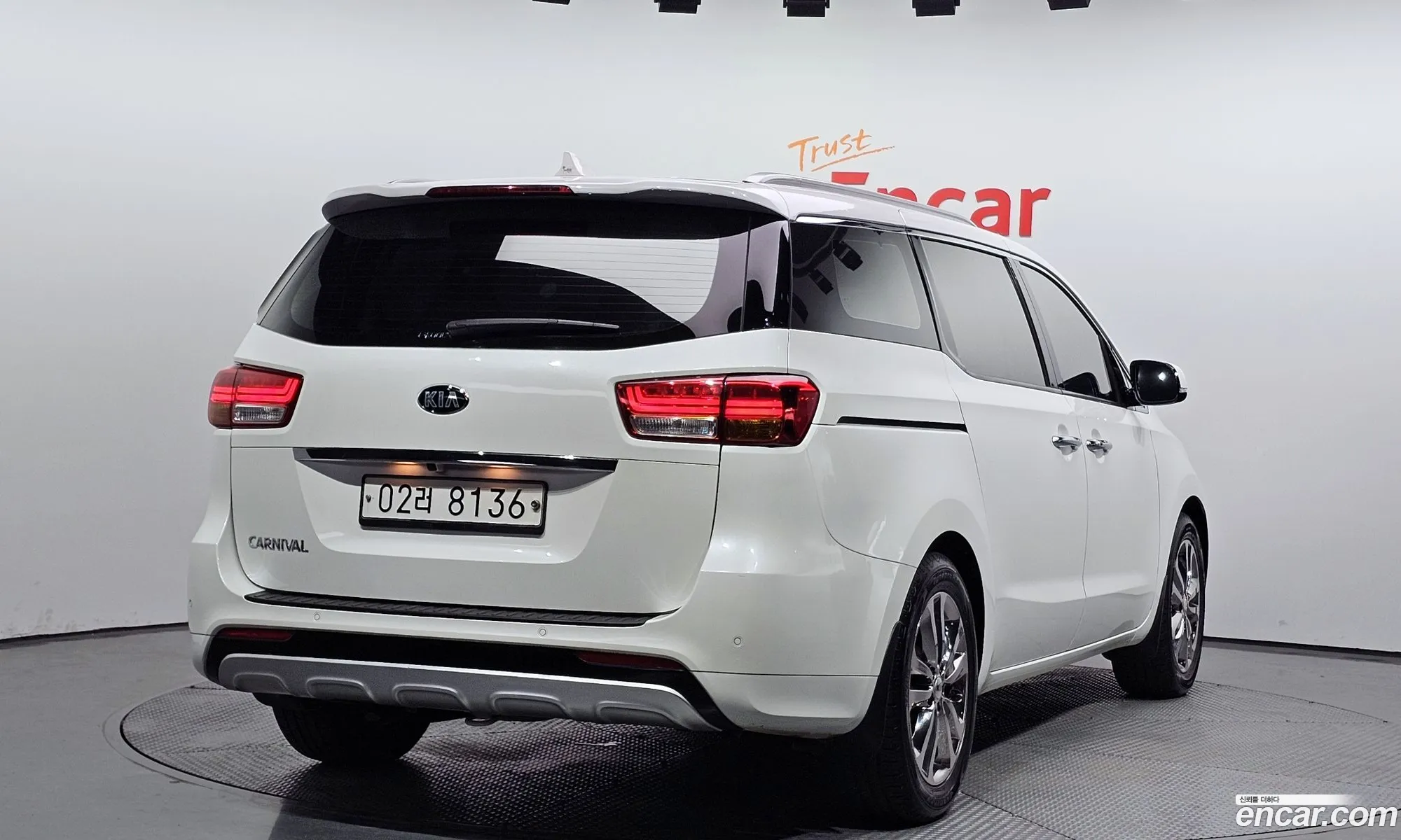 Kia Carnival 9-Seater Prestige 2018 - фотография 14094936