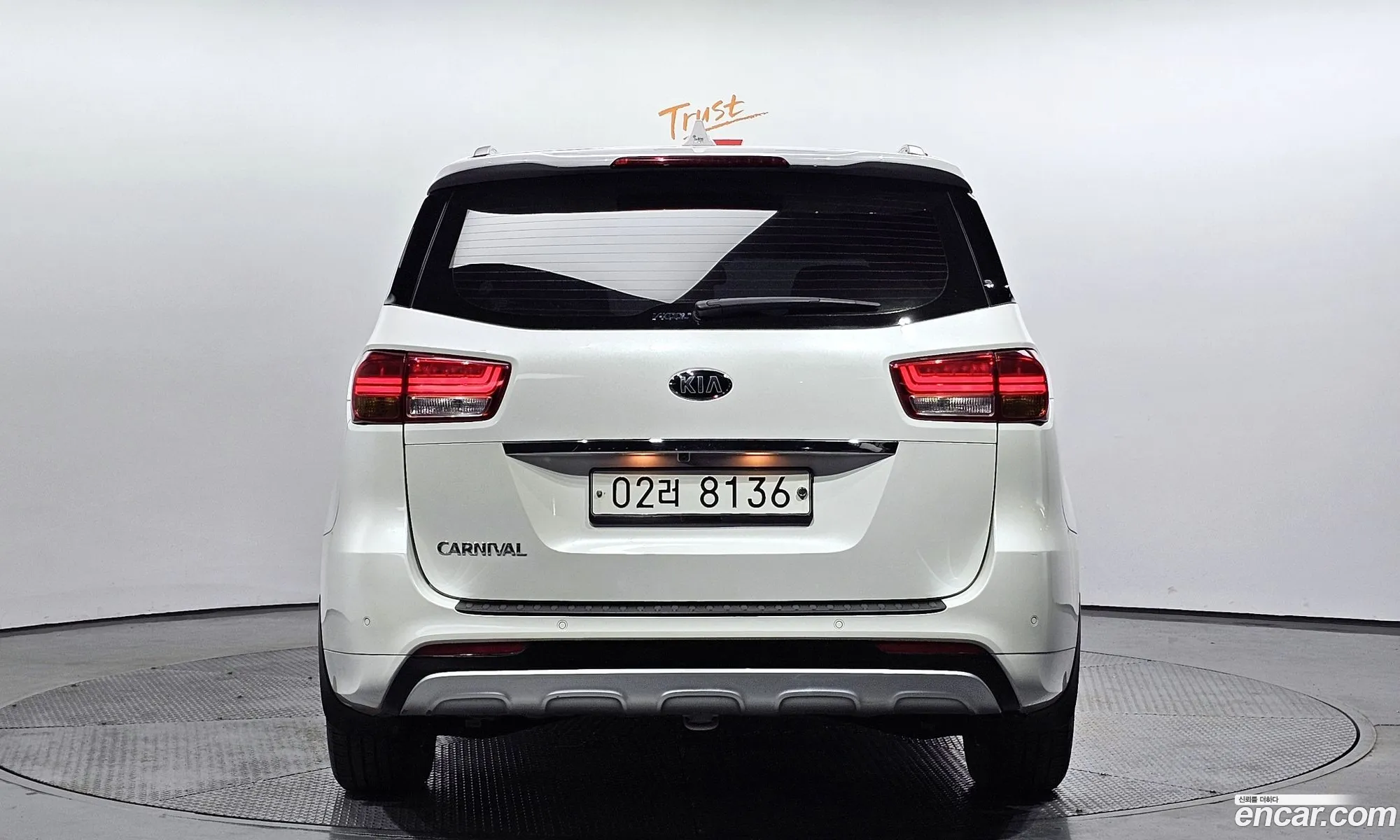 Kia Carnival 9-Seater Prestige 2018 - фотография 14094940
