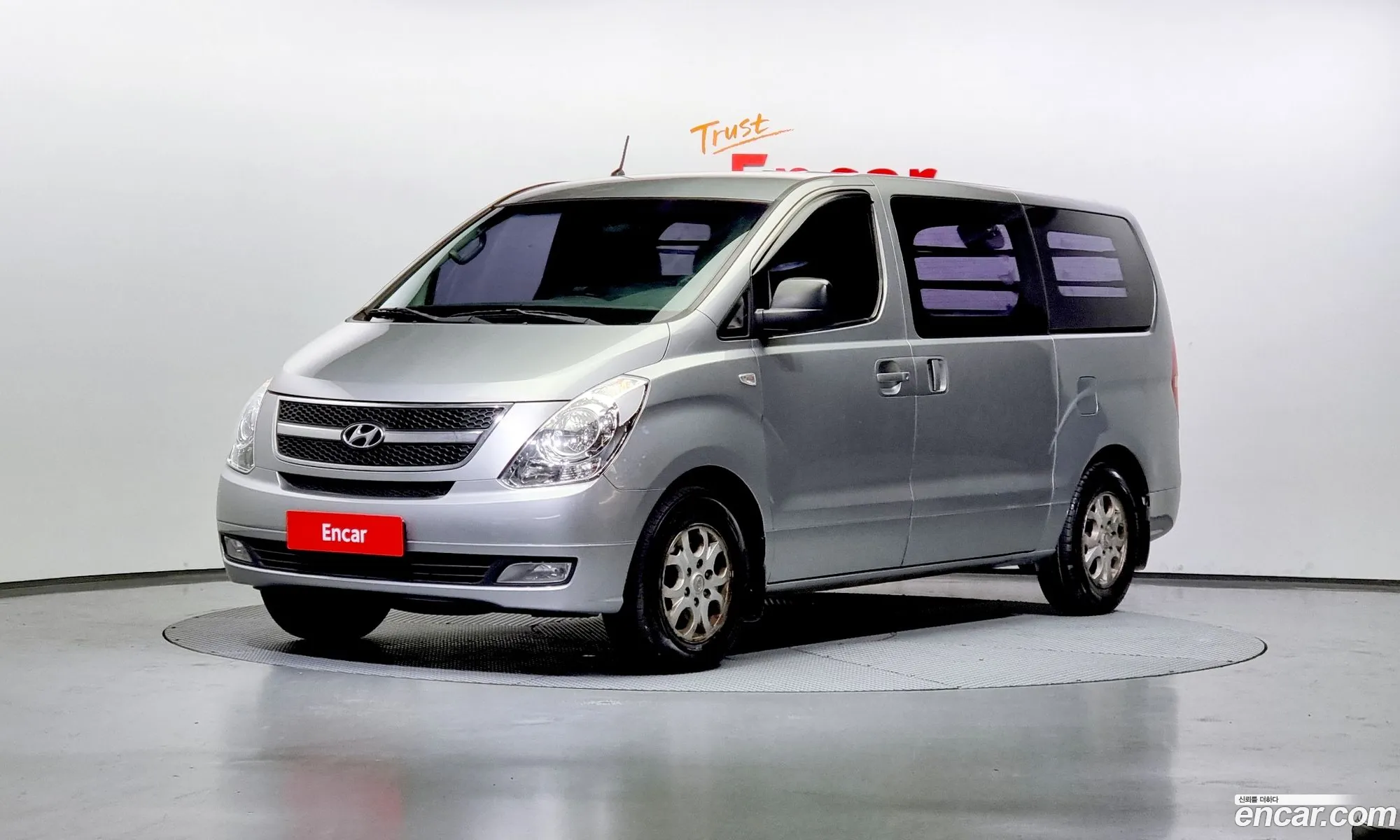 Hyundai Starex 3-Seater Van 2012 - фотография 11881253