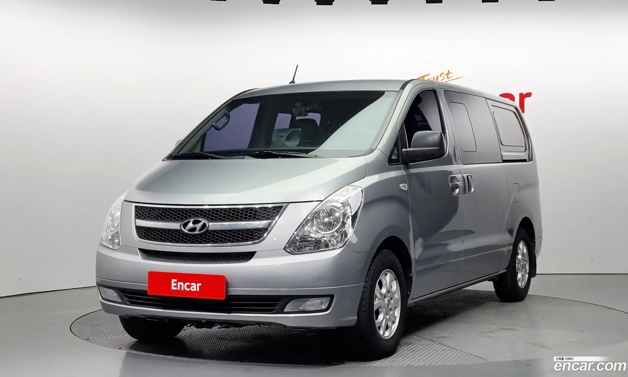 Hyundai Grand Starex 5-Seater Van Cvx Luxury - фотография 12749907