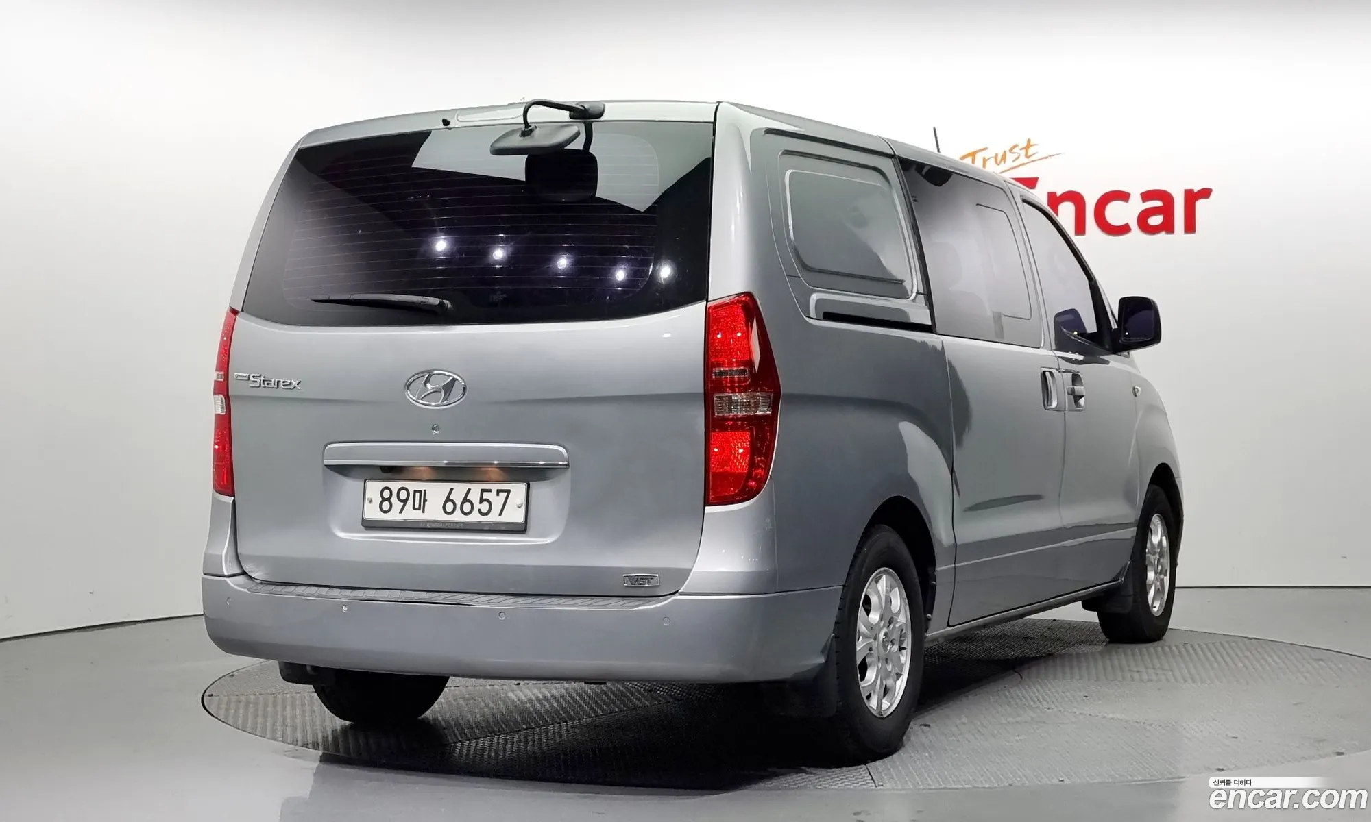 Hyundai Grand Starex 5-Seater Van Cvx Luxury - фотография 12749908