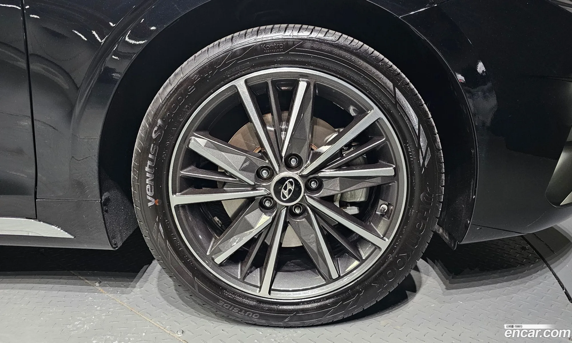 Hyundai Grandeur 25 2023 - фотография 12497320
