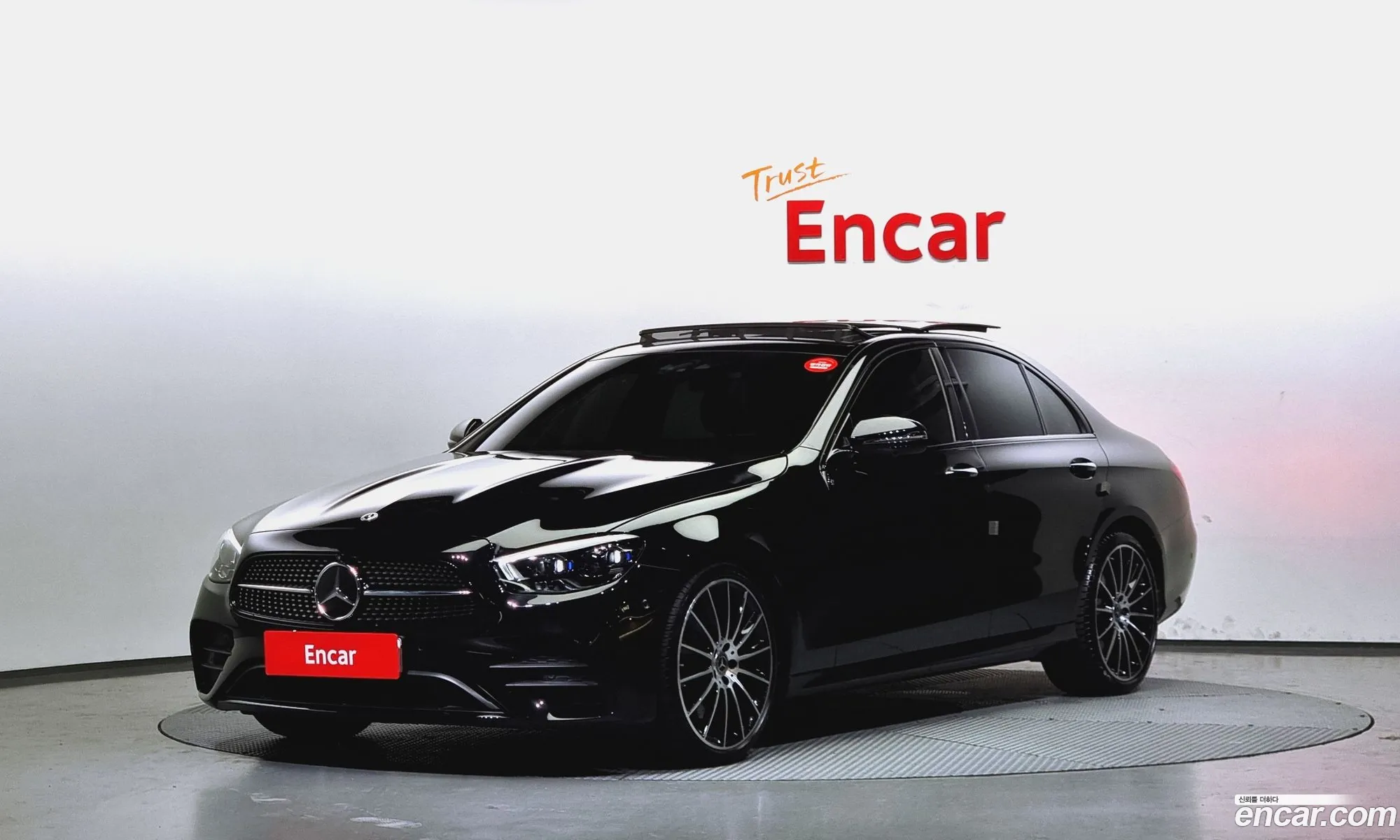 Mercedes-Benz E-Klasse E350 4Matic Amg Line 2023 - фотография 12686932