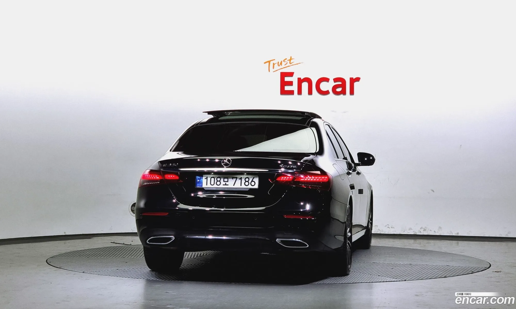 Mercedes-Benz E-Klasse E350 4Matic Amg Line 2023 - фотография 12686935