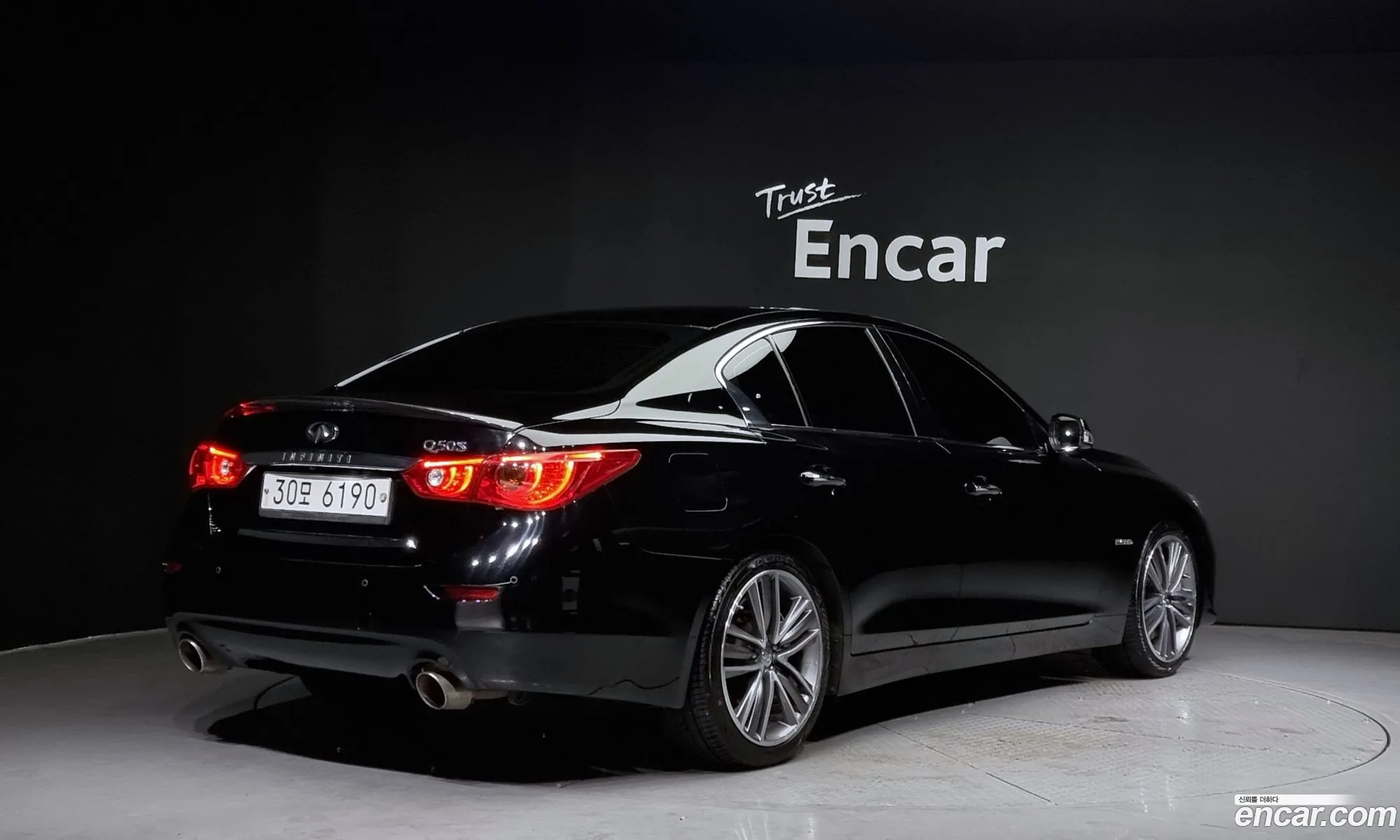 Infiniti Q50 35 Hybrid Essence 2016 - фотография 3795117