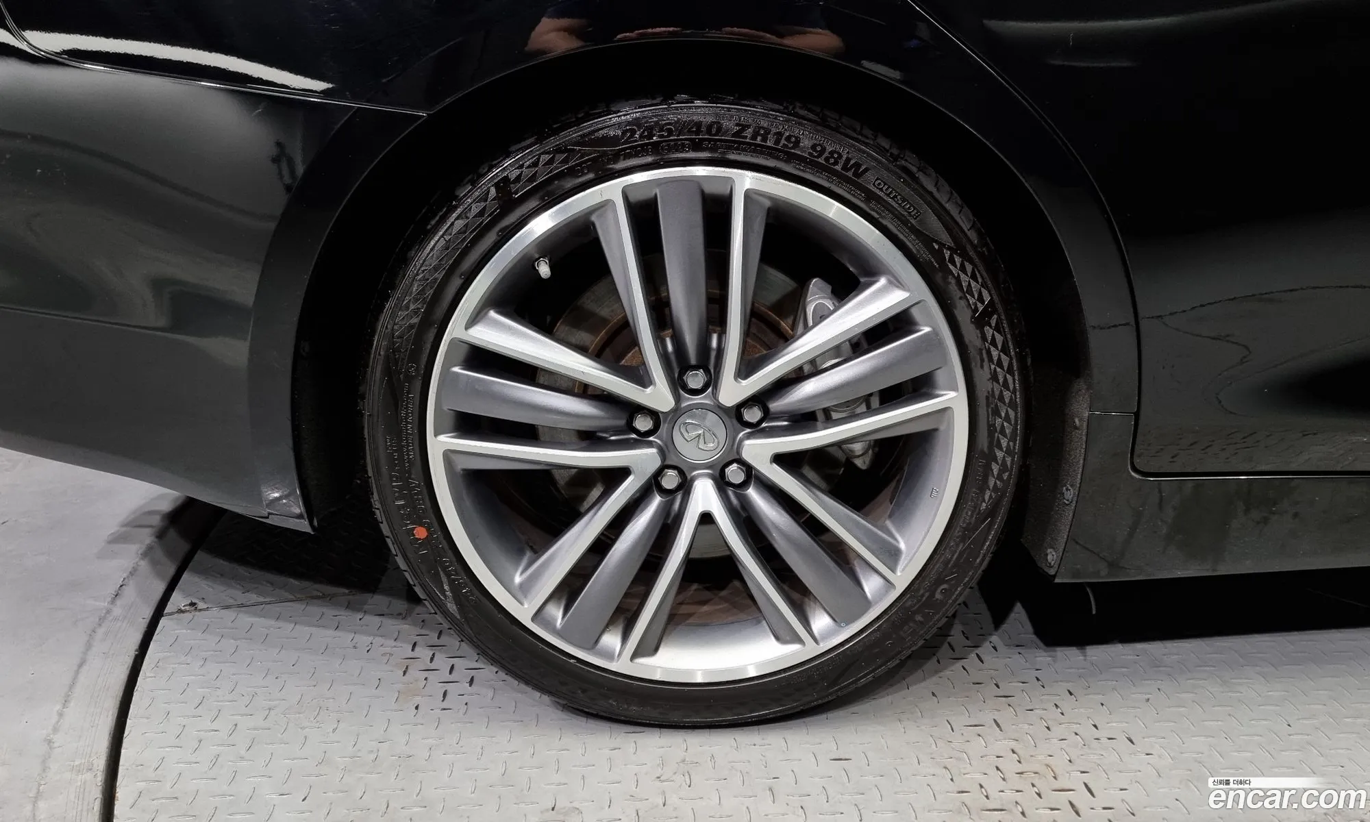 Infiniti Q50 35 Hybrid Essence 2016 - фотография 3795120