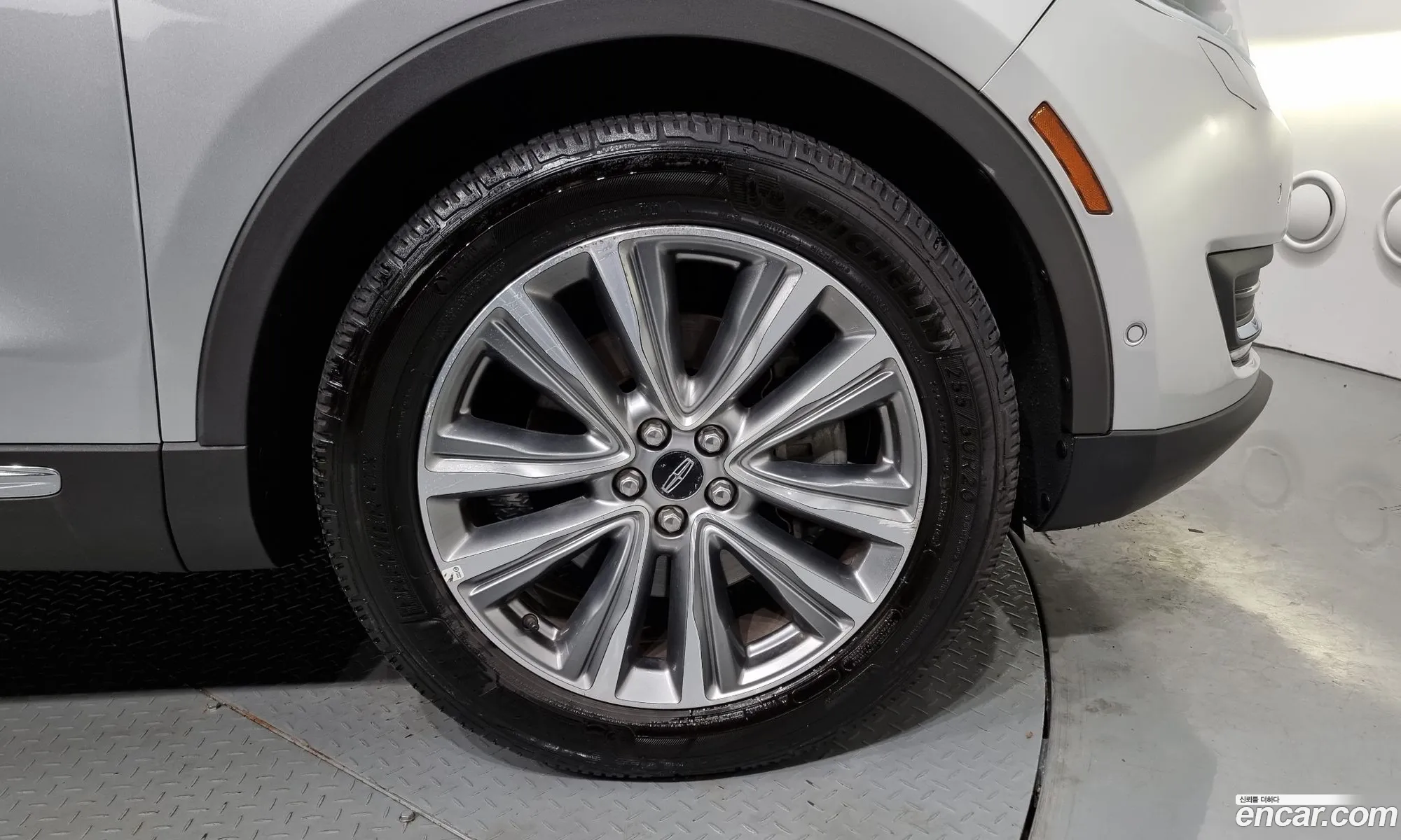 Lincoln Mkx Ii 27 Awd 2016 - фотография 14455935