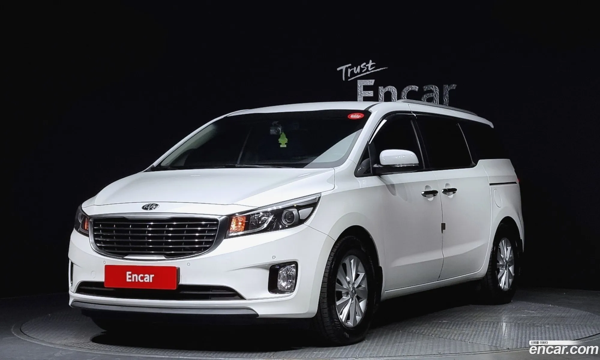 Kia Carnival 11-Seater Luxury 2016 - фотография 12486524